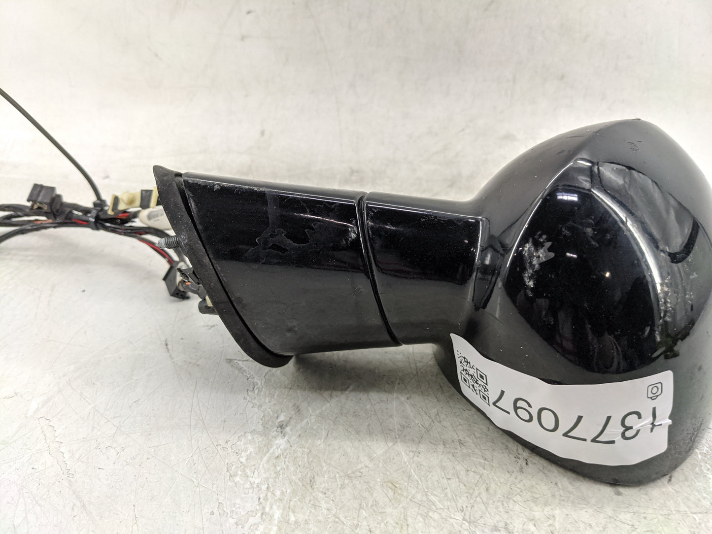2015-2019 Dodge Challenger Driver Side View Mirror - Left Door Mirror OEM Used - Oemusedautoparts1.com