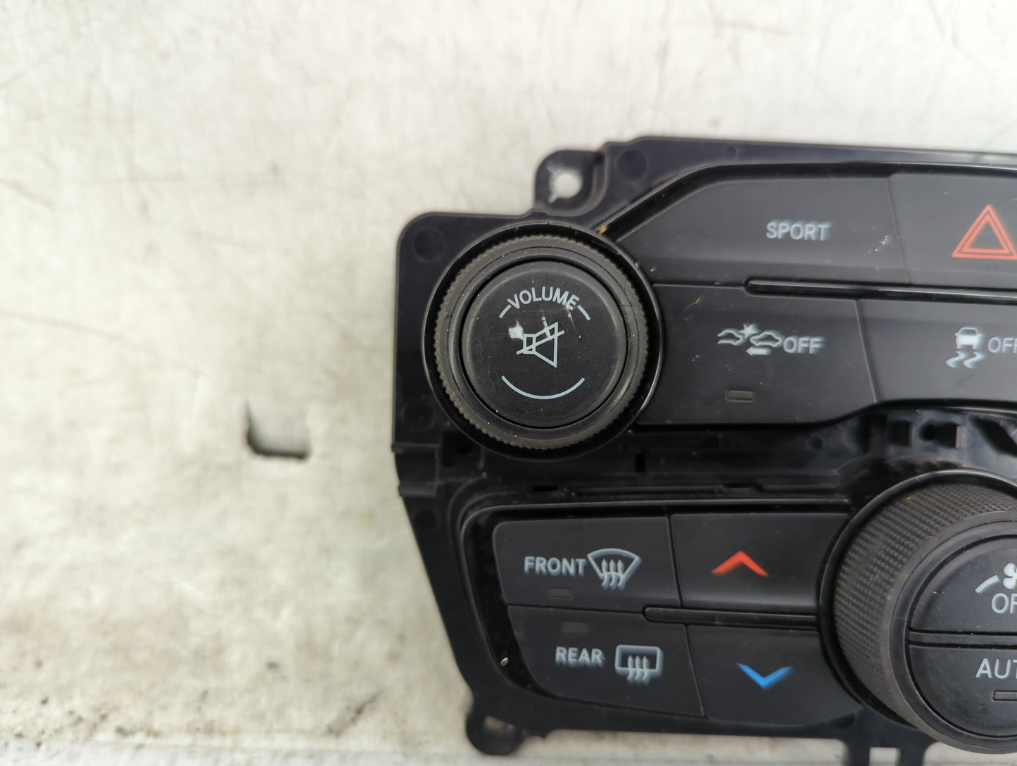 2015-2016 Dodge Challenger Climate Control Module Temperature AC/Heater Replacement P/N:5PG702XCAD 68188877AB Fits Fits 2015