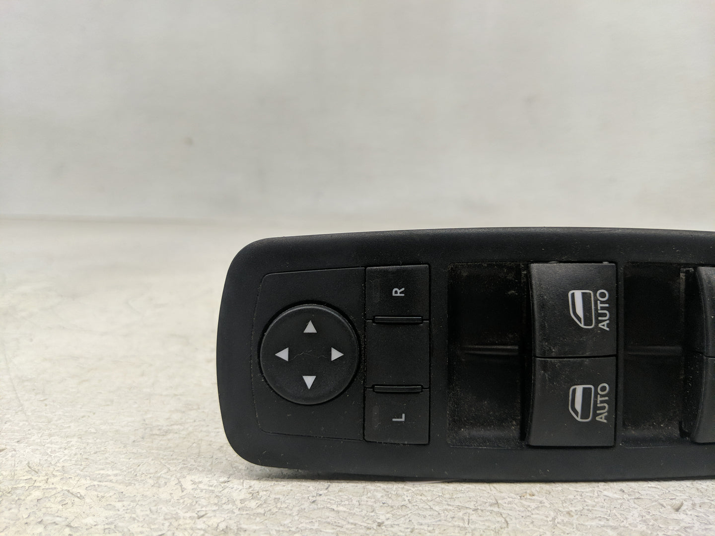 2016 Dodge Charger Fusebox Fuse Box Panel Relay Module P/N:68262253AC Fits OEM Used Auto Parts - Oemusedautoparts1.com