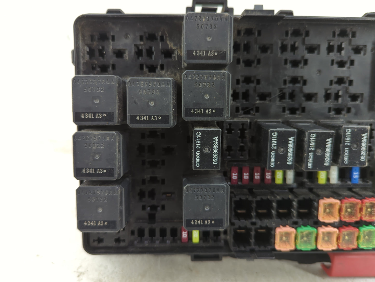 2015-2016 Dodge Charger Fusebox Fuse Box Panel Relay Module P/N:P68213756AC P68274139AD Fits Fits 2015 2016 OEM Used Auto Pa