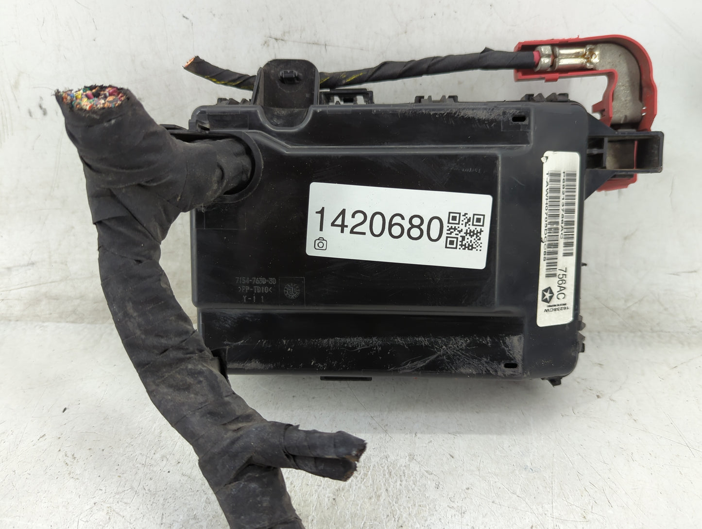 2015-2016 Dodge Charger Fusebox Fuse Box Panel Relay Module P/N:P68213756AC P68274139AD Fits Fits 2015 2016 OEM Used Auto Pa
