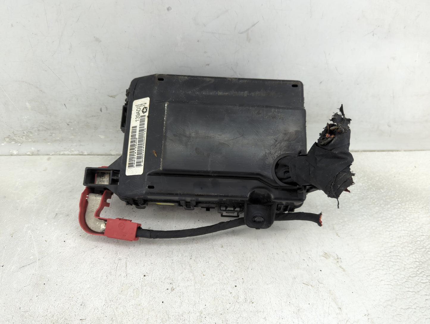 2015-2016 Dodge Charger Fusebox Fuse Box Panel Relay Module P/N:P68274139AD Fits Fits 2015 2016 OEM Used Auto Parts - Oemuse