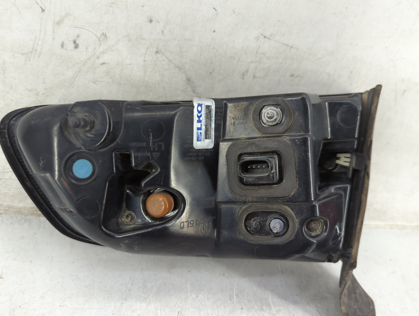 2016 Dodge Charger Driver Left Side Deck Lid Mounted Tail Light - Oemusedautoparts1.com
