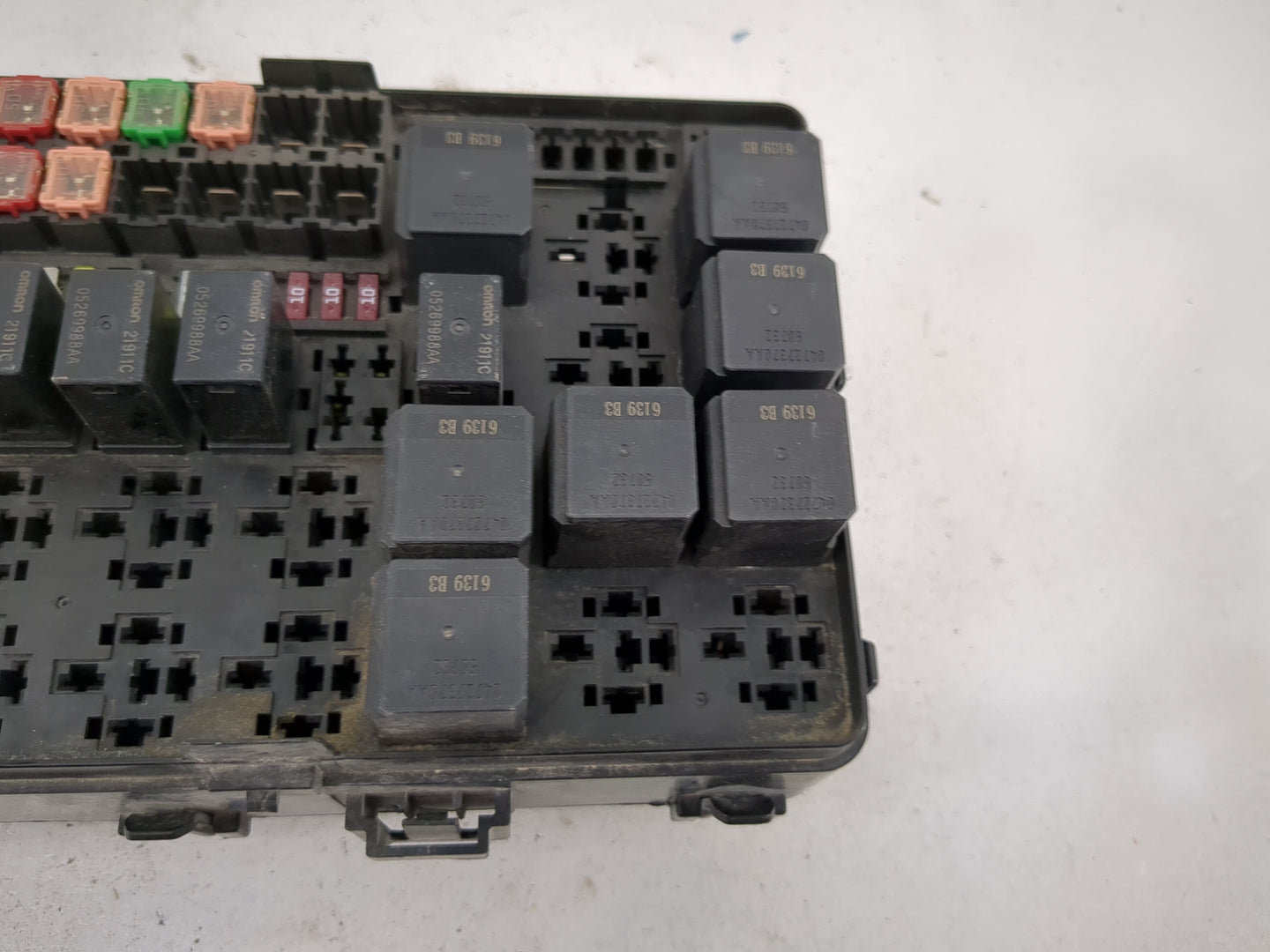 2015-2016 Dodge Charger Fusebox Fuse Box Panel Relay Module P/N:P68274131AD 16238CW, 7154-7630-30 Fits Fits 2015 2016 OEM Us