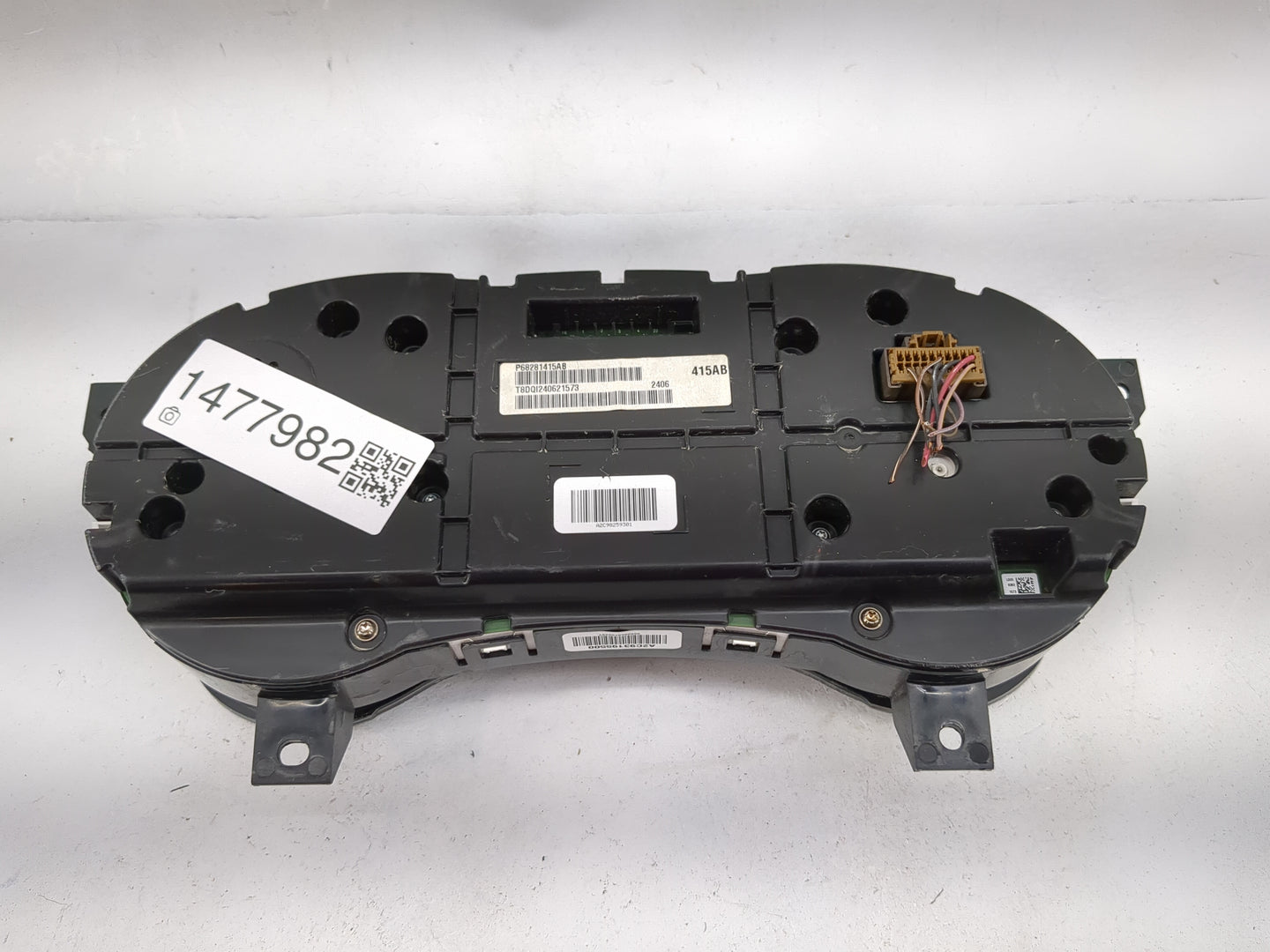 2016 Dodge Charger Instrument Cluster Speedometer Gauges P/N:P68281415AB 68281415AB Miles: Fits OEM Used Auto Parts - Oemuse