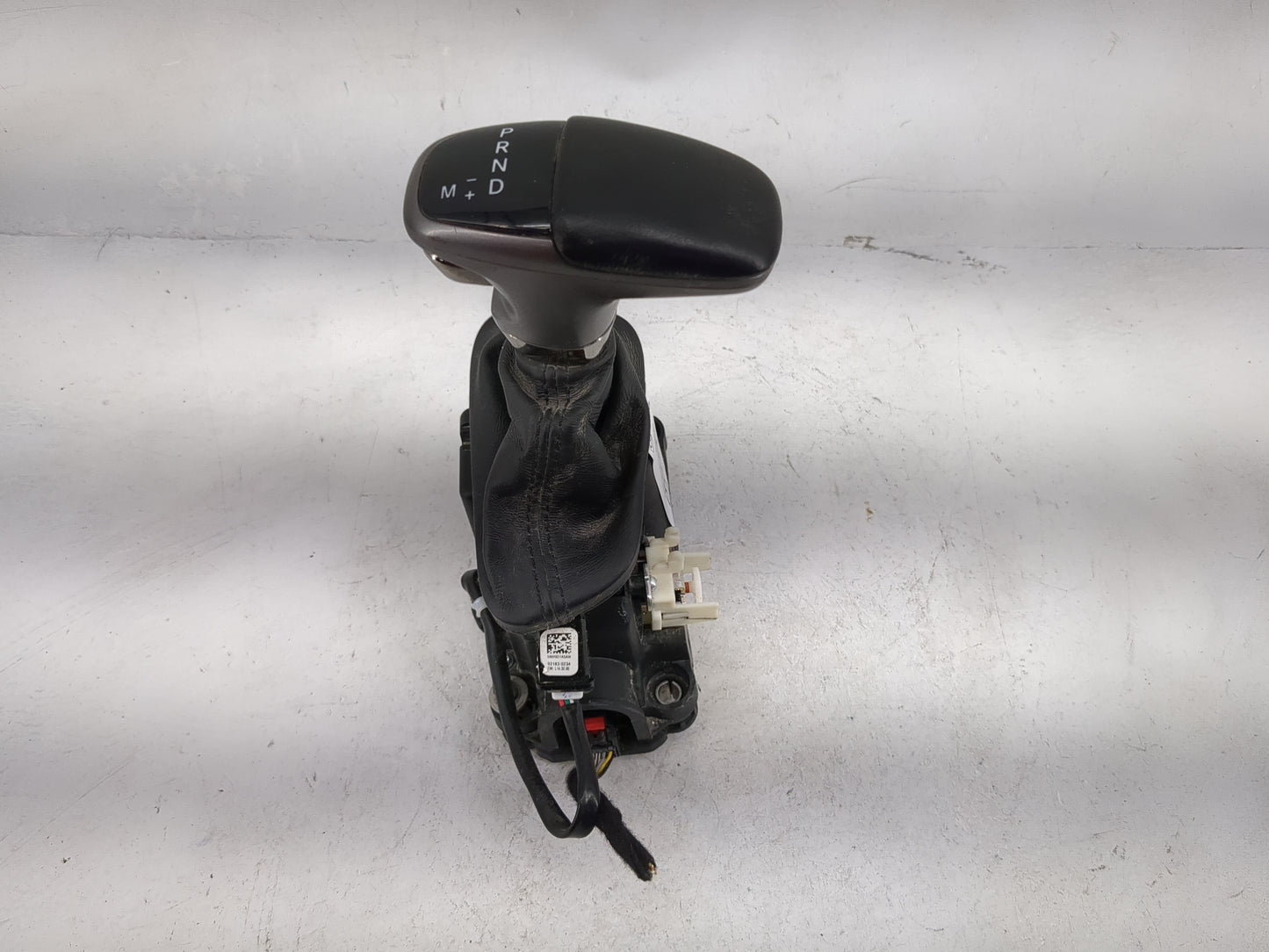 2016 Dodge Charger Floor Console Assembly Shifter - Oemusedautoparts1.com