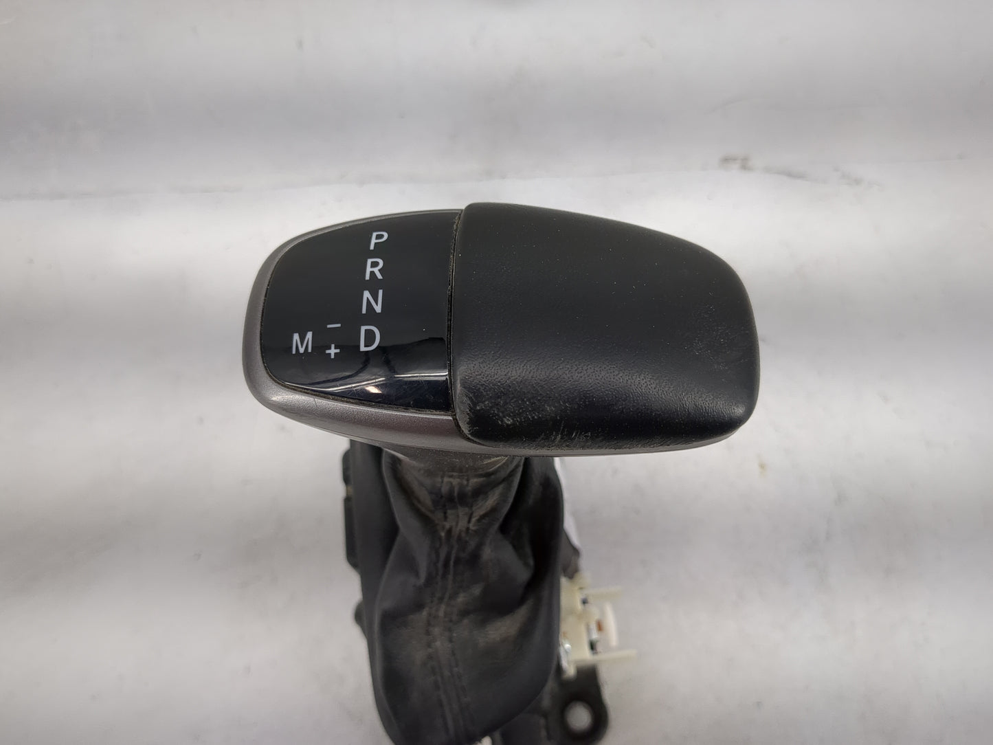 2016 Dodge Charger Floor Console Assembly Shifter - Oemusedautoparts1.com