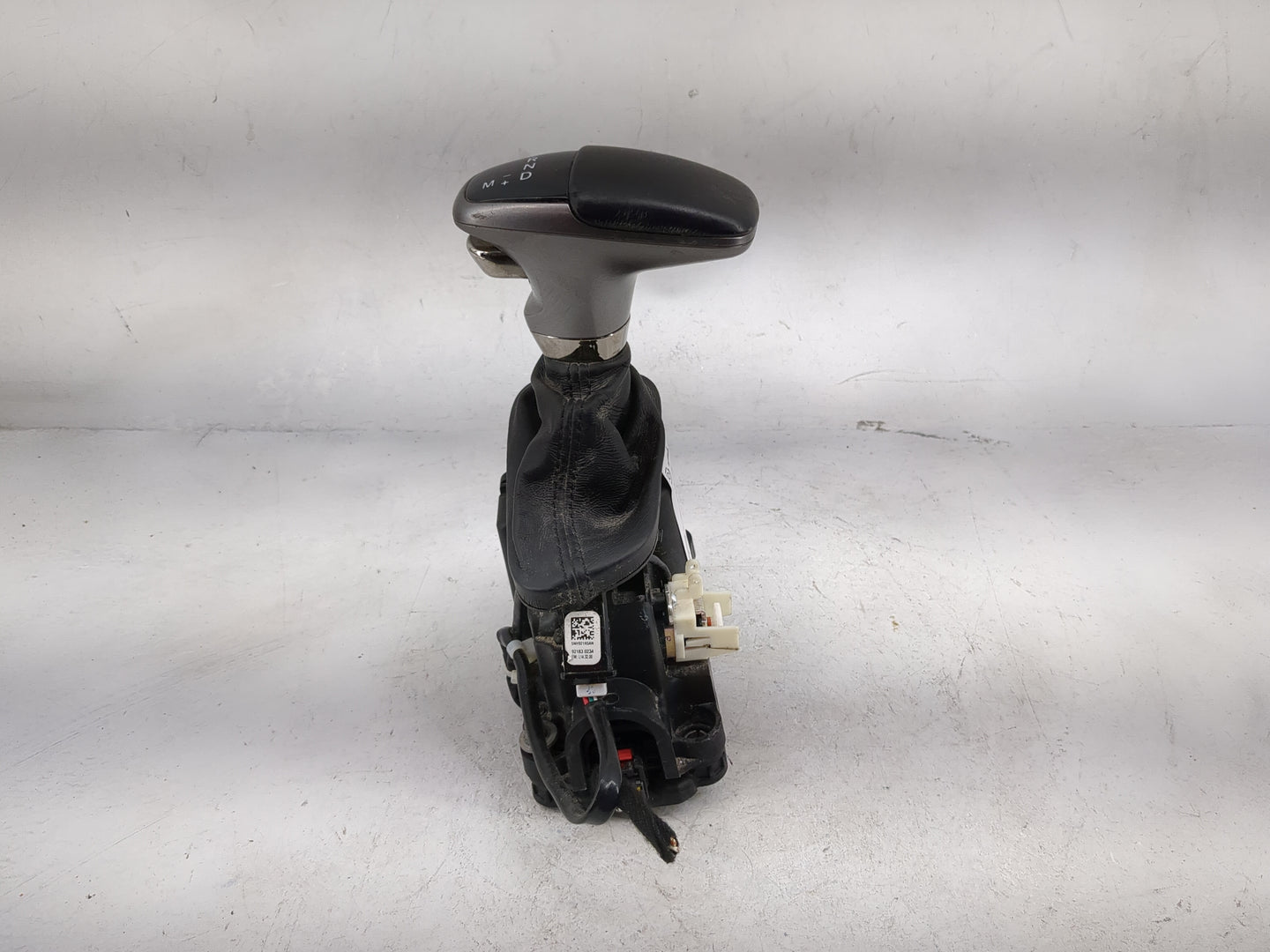 2016 Dodge Charger Floor Console Assembly Shifter - Oemusedautoparts1.com