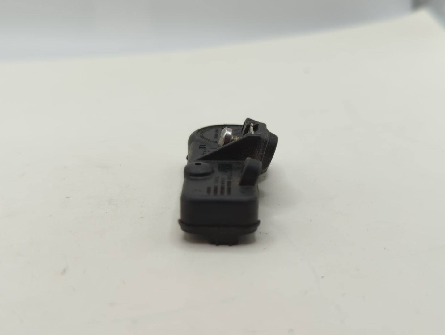 2016 Dodge Charger Tire Pressure Monitoring System Sensor Tpms - Oemusedautoparts1.com