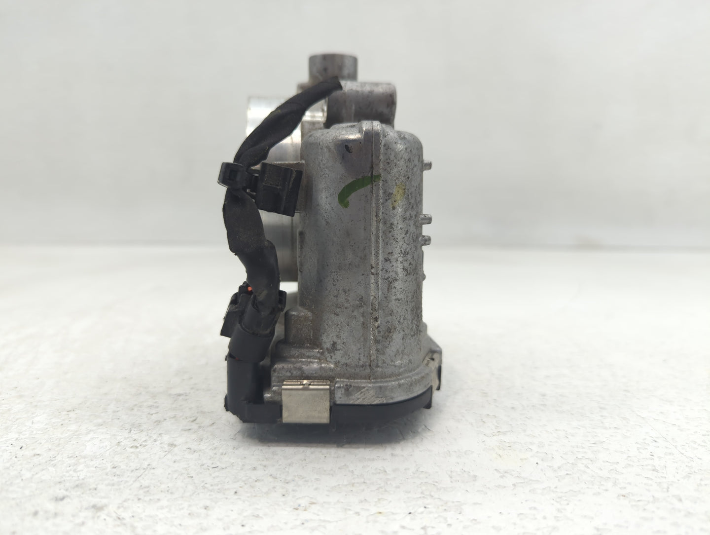 2011-2022 Dodge Charger Throttle Body Fits Fits 2011 2012 2013 2014 2015 2016 2017 2018 2019 2020 2021 2022 OEM Used Auto Pa