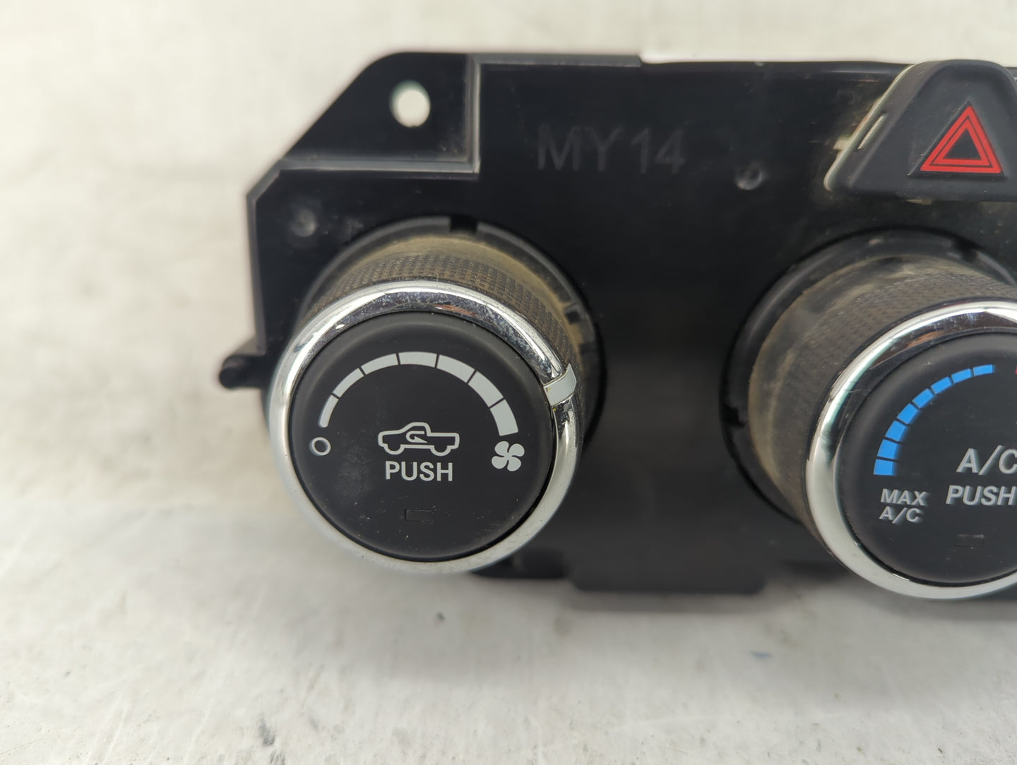 2016 Dodge Dakota Climate Control Module Temperature AC/Heater Replacement P/N:P68268190AA Fits OEM Used Auto Parts - Oemuse