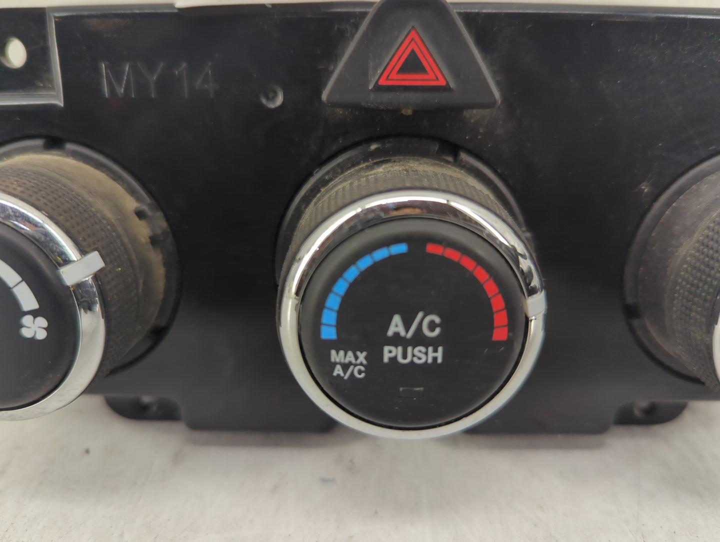 2016 Dodge Dakota Climate Control Module Temperature AC/Heater Replacement P/N:P68268190AA Fits OEM Used Auto Parts - Oemuse