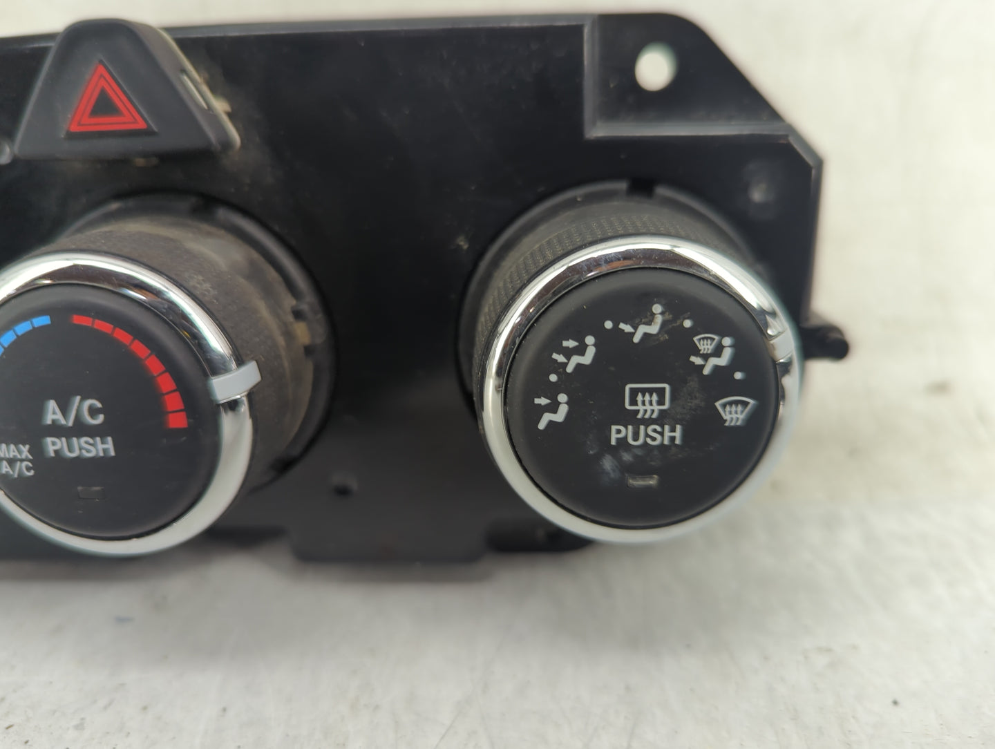 2016 Dodge Dakota Climate Control Module Temperature AC/Heater Replacement P/N:P68268190AA Fits OEM Used Auto Parts - Oemuse