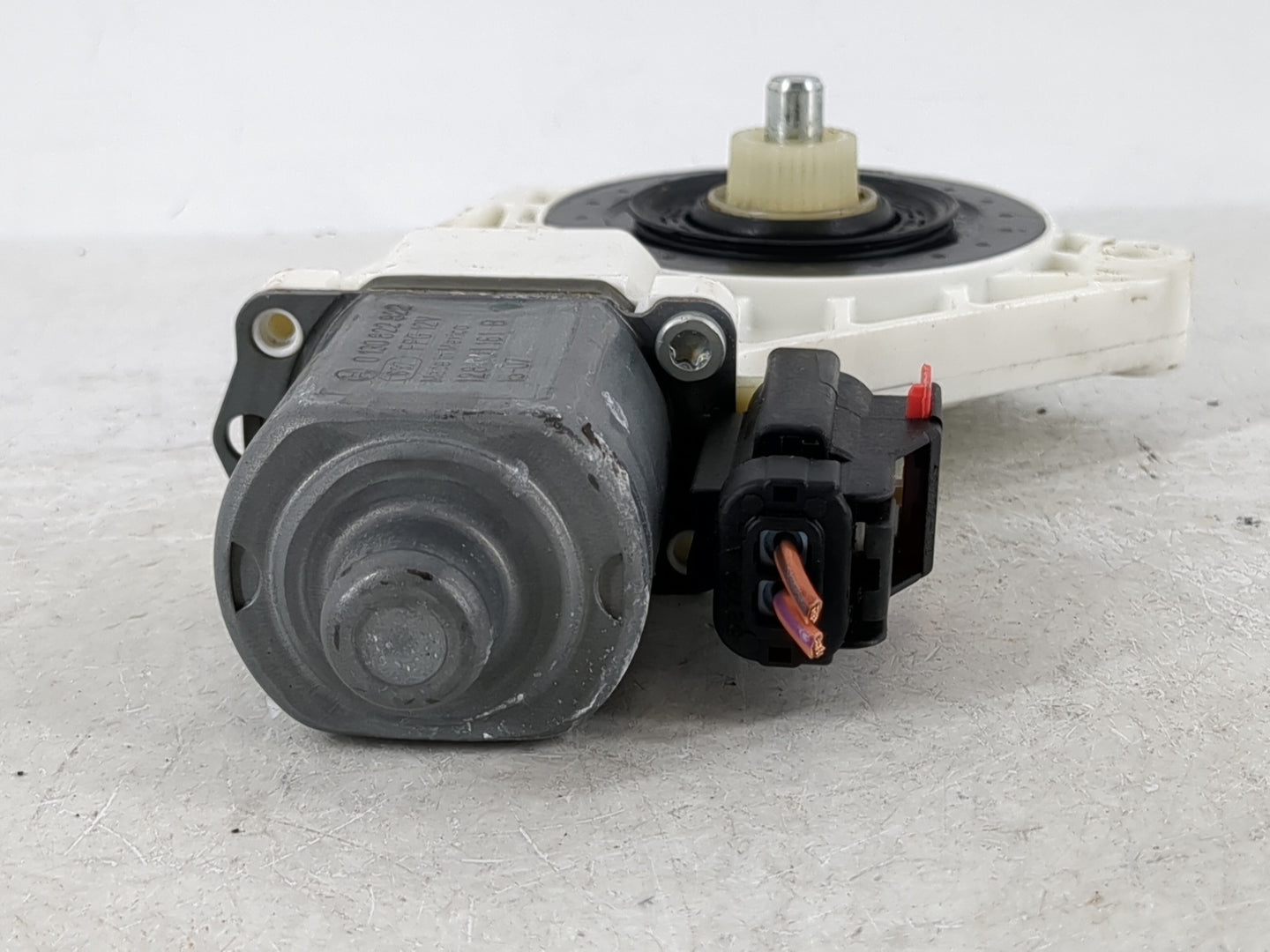 2013-2016 Dodge Dart Passenger Rear Right Power Window Motor - Oemusedautoparts1.com