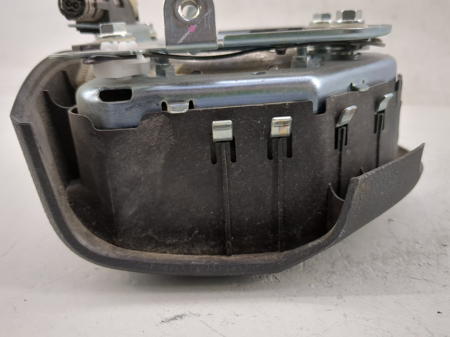 2013-2016 Dodge Dart Air Bag Driver Left Steering Wheel Mounted P/N:P1TL52DX9AD Fits Fits 2013 2014 2015 2016 OEM Used Auto 