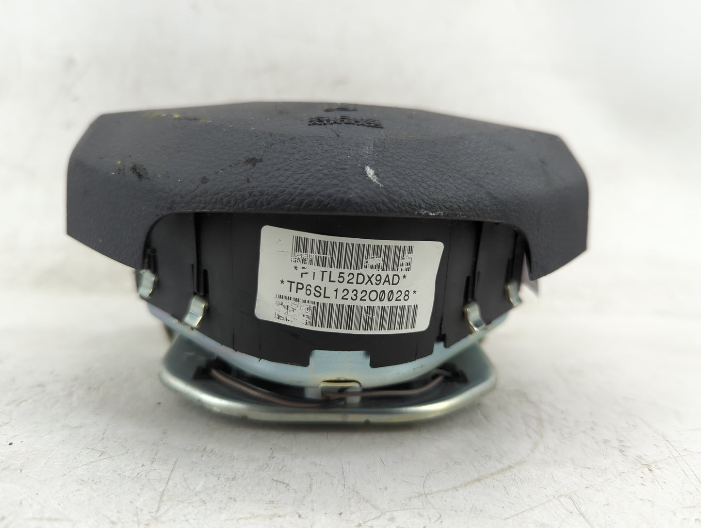 2013-2016 Dodge Dart Air Bag Driver Left Steering Wheel Mounted P/N:P1TL52DX9AD Fits Fits 2013 2014 2015 2016 OEM Used Auto 