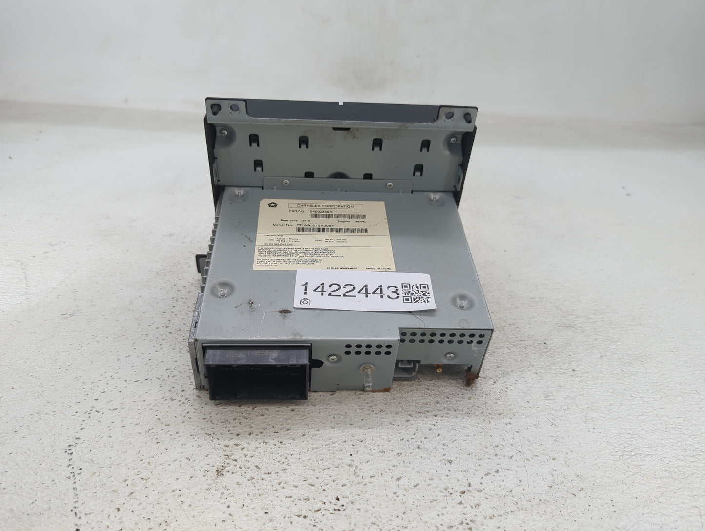2015-2016 Dodge Dart Radio AM FM Cd Player Receiver Replacement P/N:04692355AI Fits Fits 2015 2016 OEM Used Auto Parts - Oem