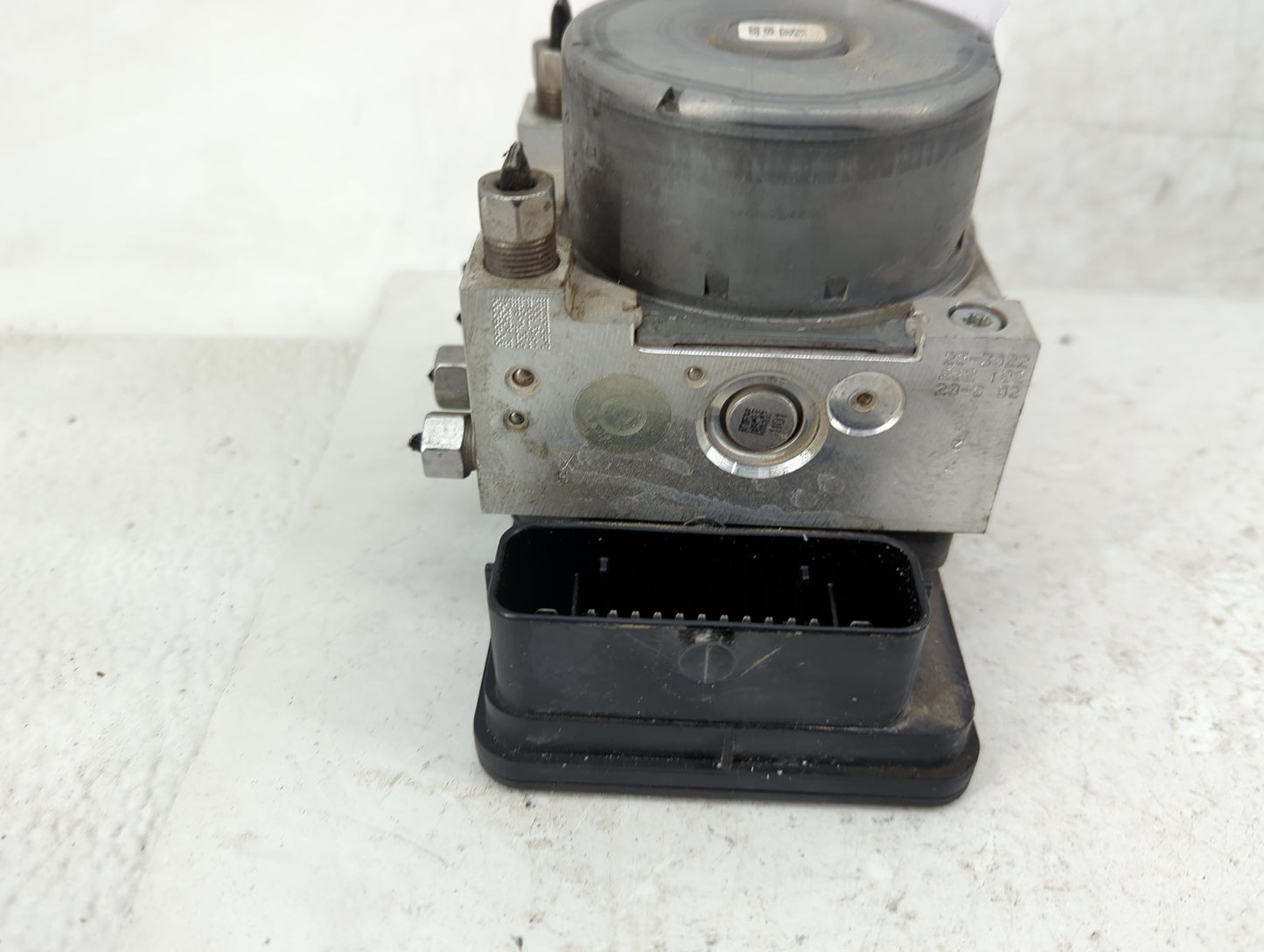 2014-2016 Dodge Dart ABS Pump Control Module Replacement P/N:P68256902AD Fits Fits 2014 2015 2016 OEM Used Auto Parts - Oemu