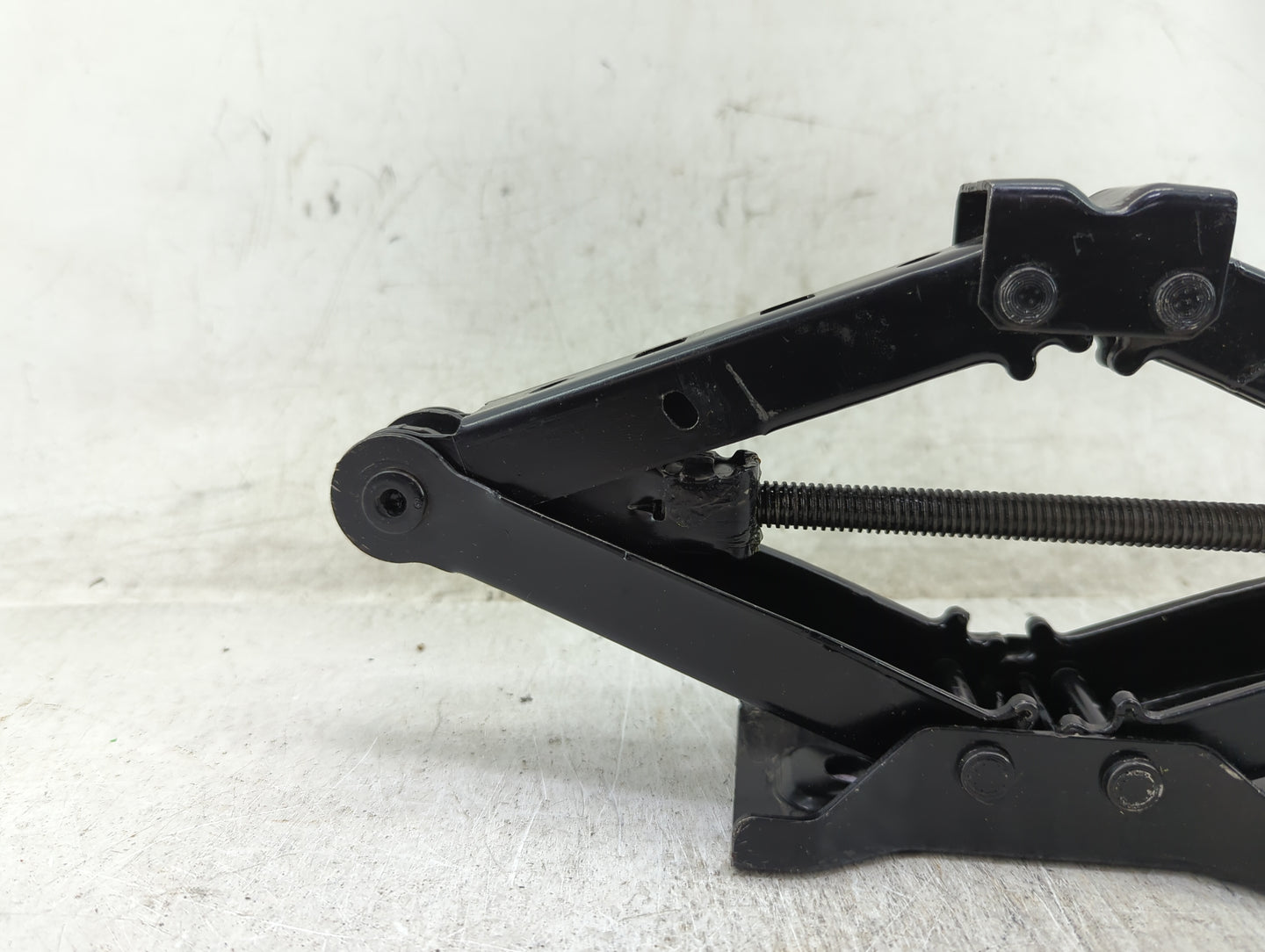 2016 Dodge Dart Spare Scissor Car Jack - Oemusedautoparts1.com