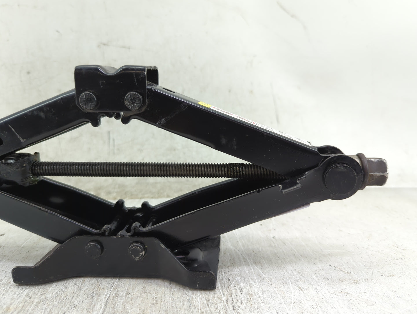 2016 Dodge Dart Spare Scissor Car Jack - Oemusedautoparts1.com