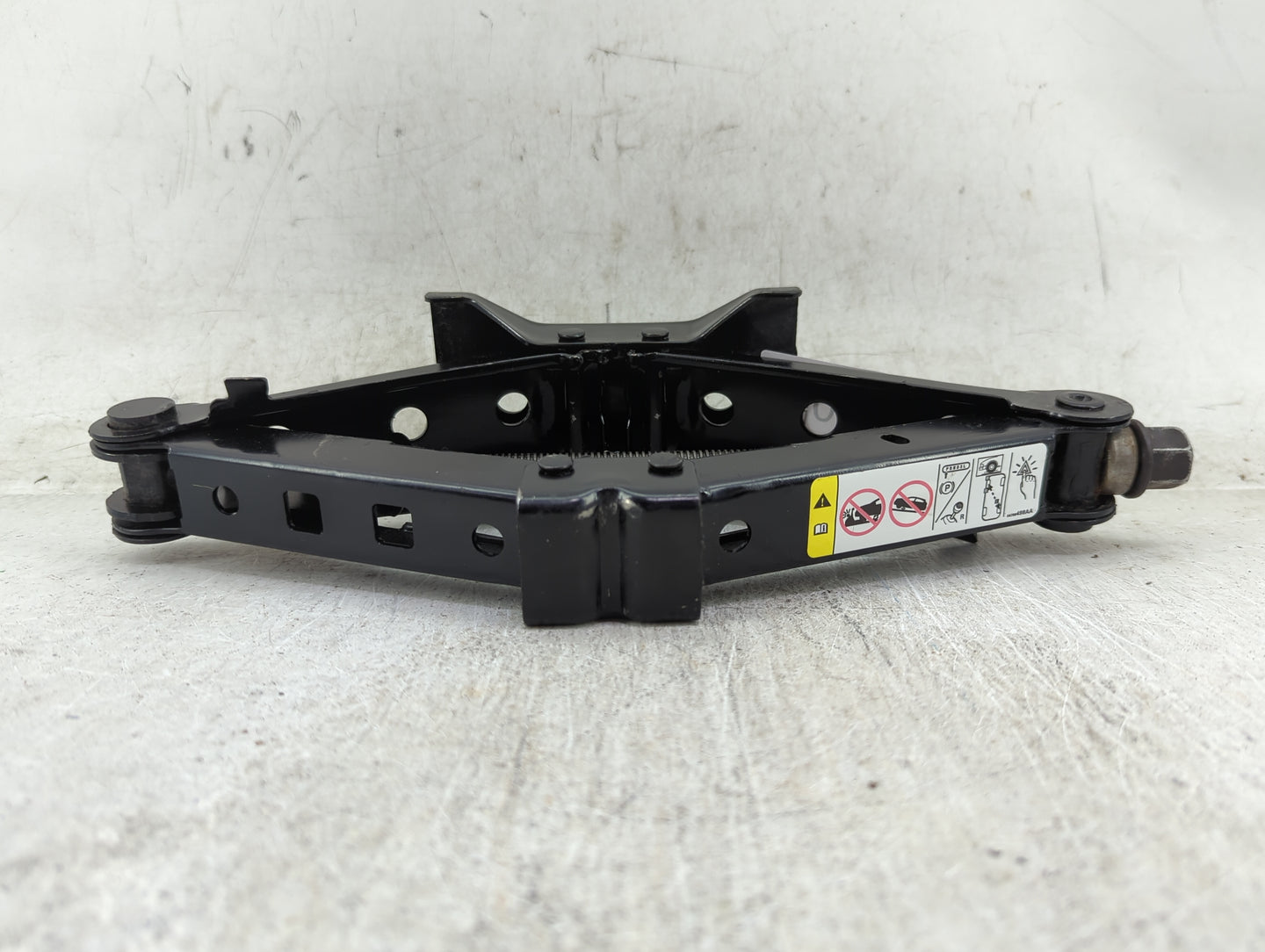 2016 Dodge Dart Spare Scissor Car Jack - Oemusedautoparts1.com