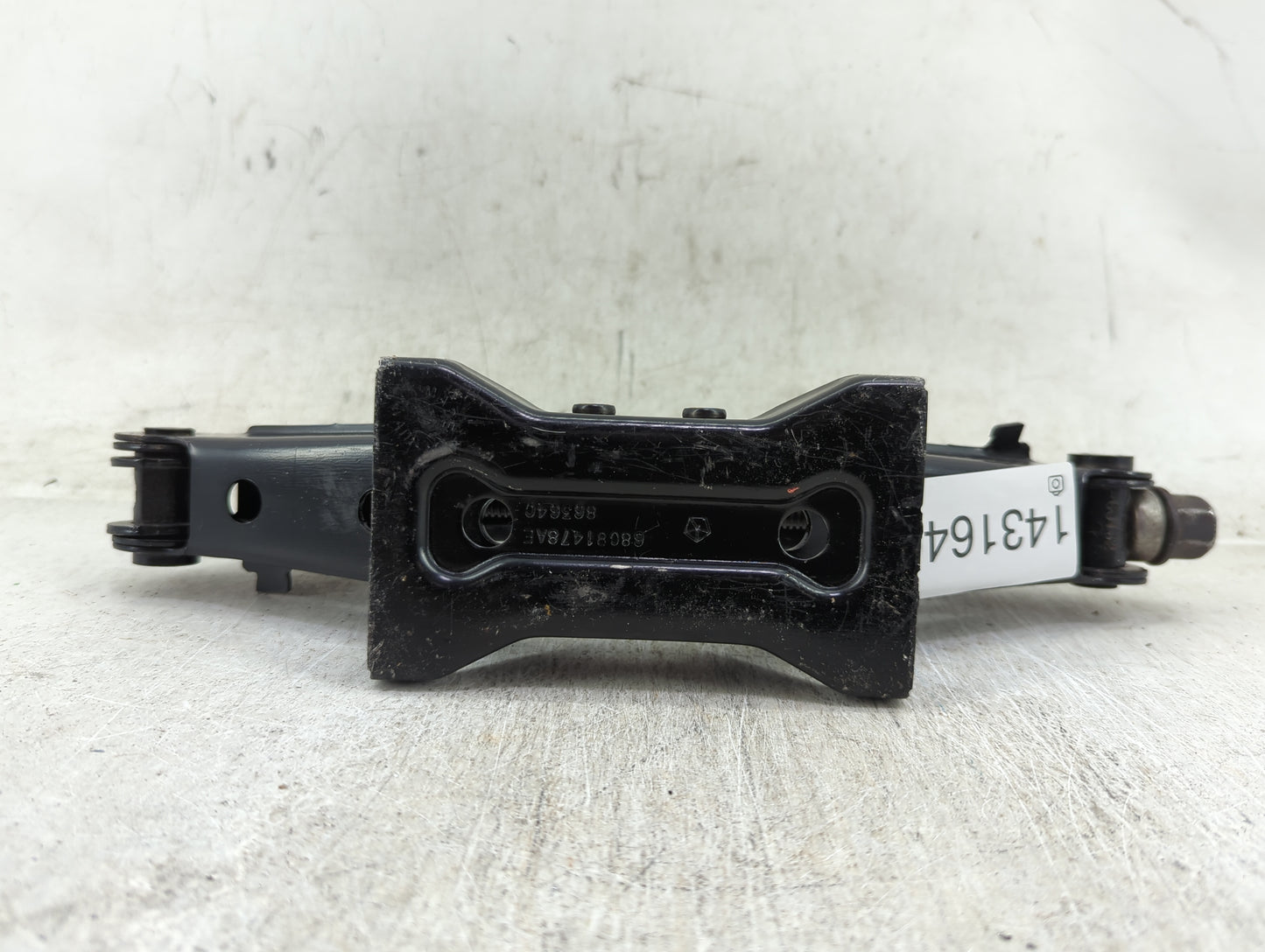 2016 Dodge Dart Spare Scissor Car Jack - Oemusedautoparts1.com