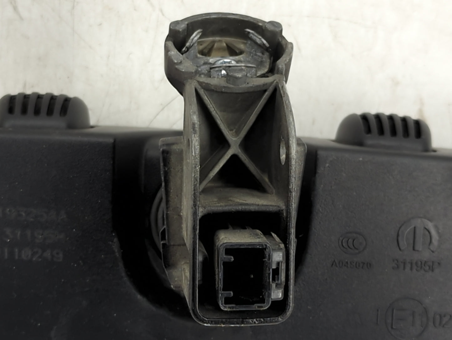 2013-2016 Dodge Dart Interior Rear View Mirror Replacement OEM P/N:68319325AA 31195H Fits OEM Used Auto Parts - Oemusedautop