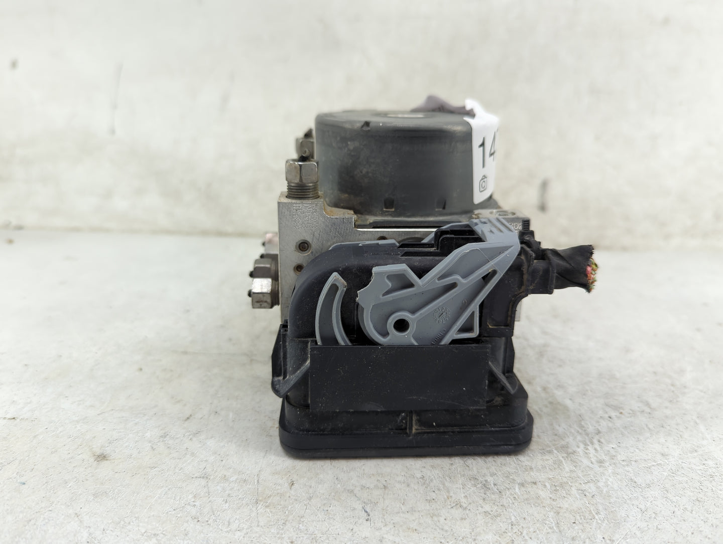 2014-2016 Dodge Dart ABS Pump Control Module Replacement P/N:P68256902AD Fits Fits 2014 2015 2016 OEM Used Auto Parts - Oemu