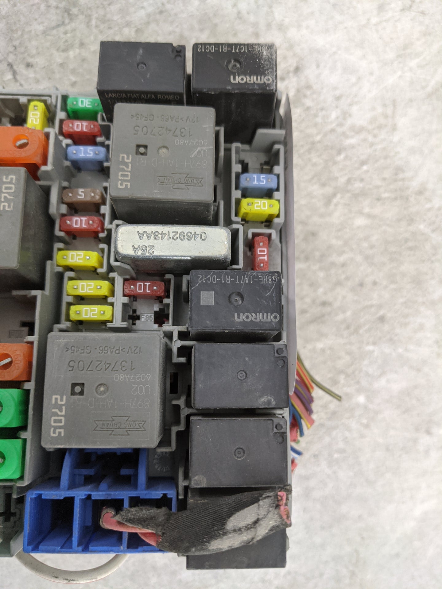 2015-2016 Dodge Dart Fusebox Fuse Box Panel Relay Module P/N:51867698 Fits Fits 2015 2016 OEM Used Auto Parts - Oemusedautop