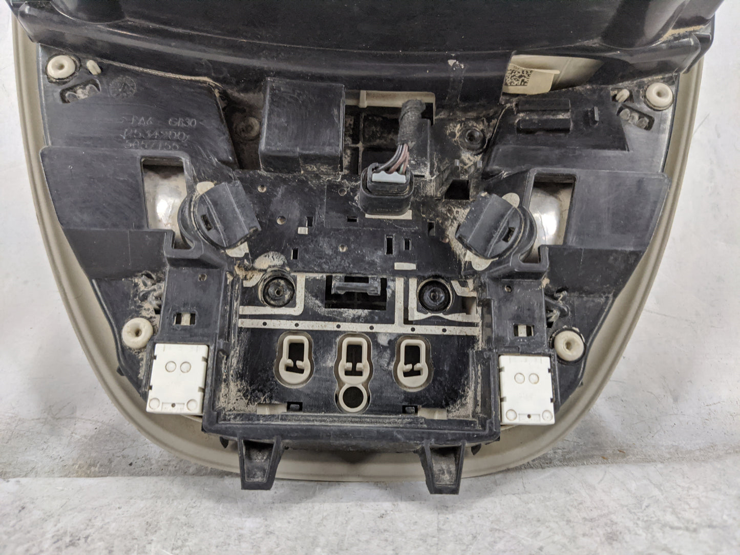 2016-2016 Dodge Dart Overhead Roof Console 1478237 - Oemusedautoparts1.com