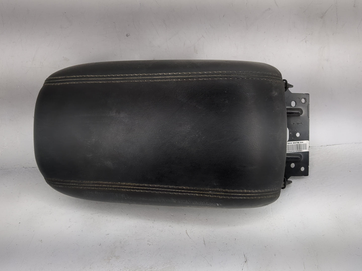 2016 Dodge Dart Center Console Armrest Cover Lid P/N:120054DX9AC Fits OEM Used Auto Parts - Oemusedautoparts1.com