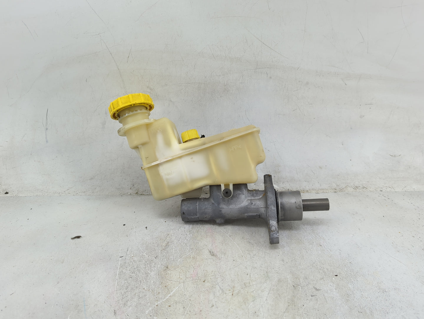 2013-2016 Dodge Dart Brake Master Cylinder 1490348 - Oemusedautoparts1.com
