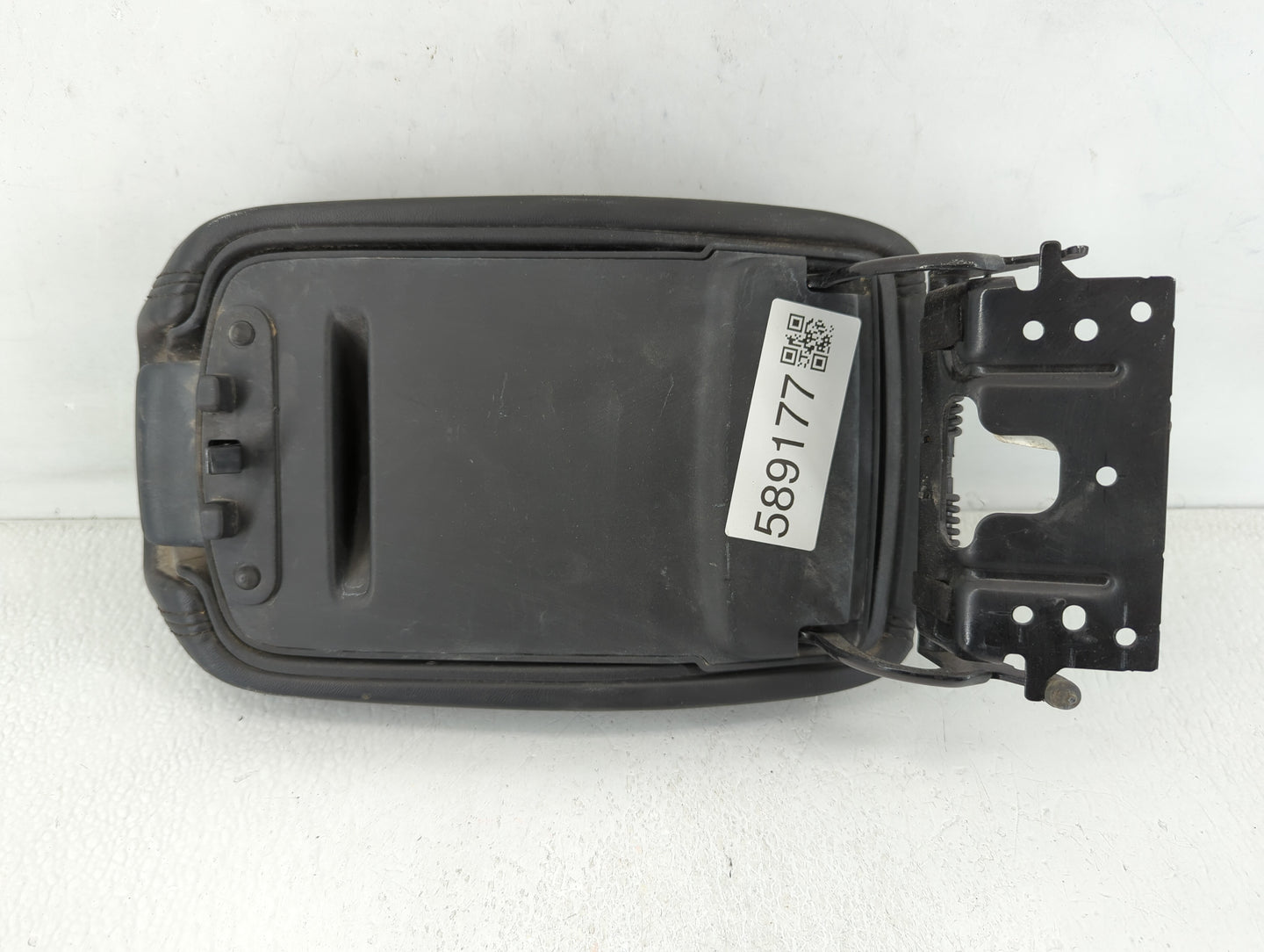 2016-2016 Dodge Dart Center Console Armrest Cover Lid Black - Oemusedautoparts1.com