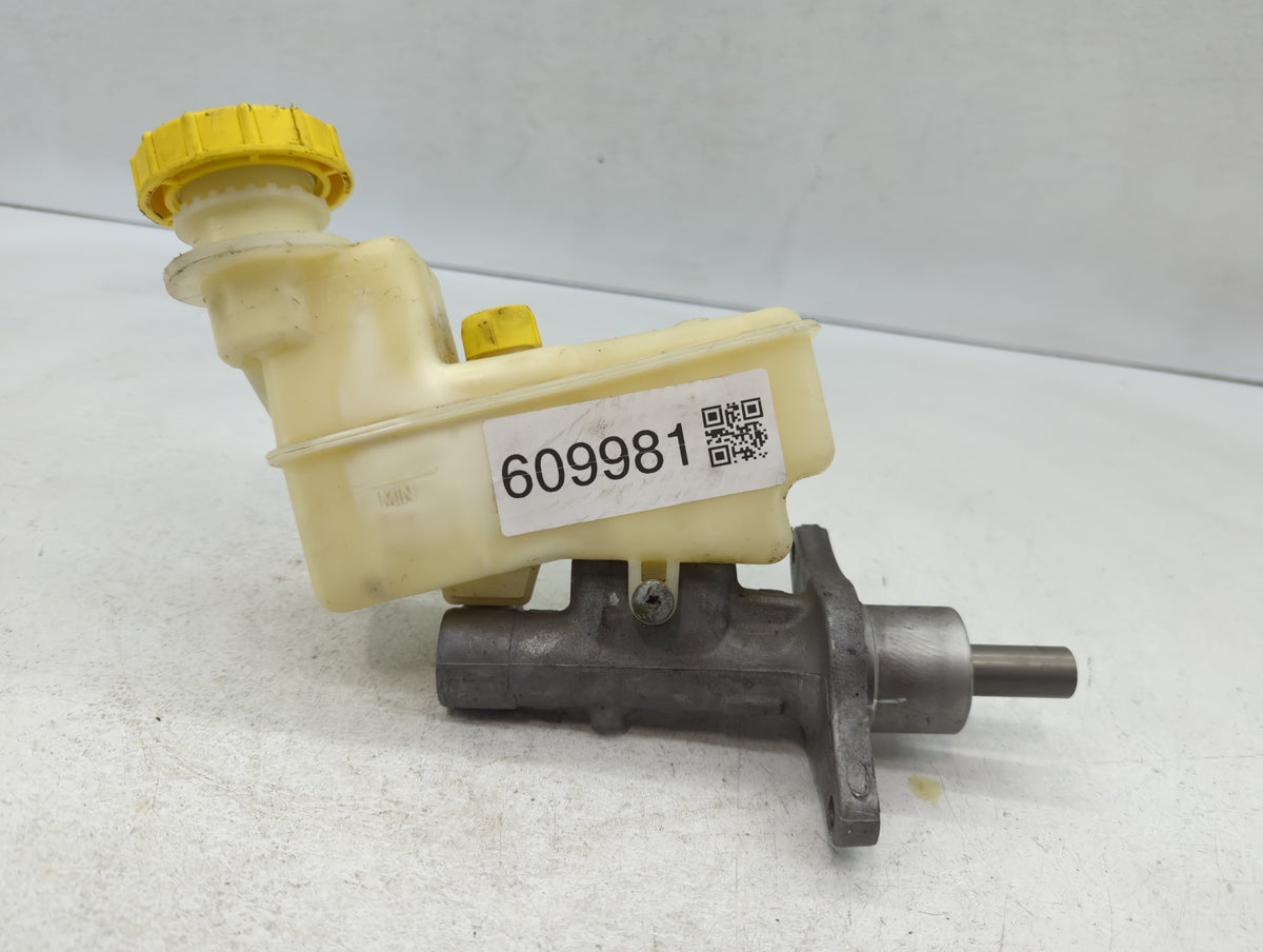 2013-2016 Dodge Dart Brake Master Cylinder 609981 - Oemusedautoparts1.com