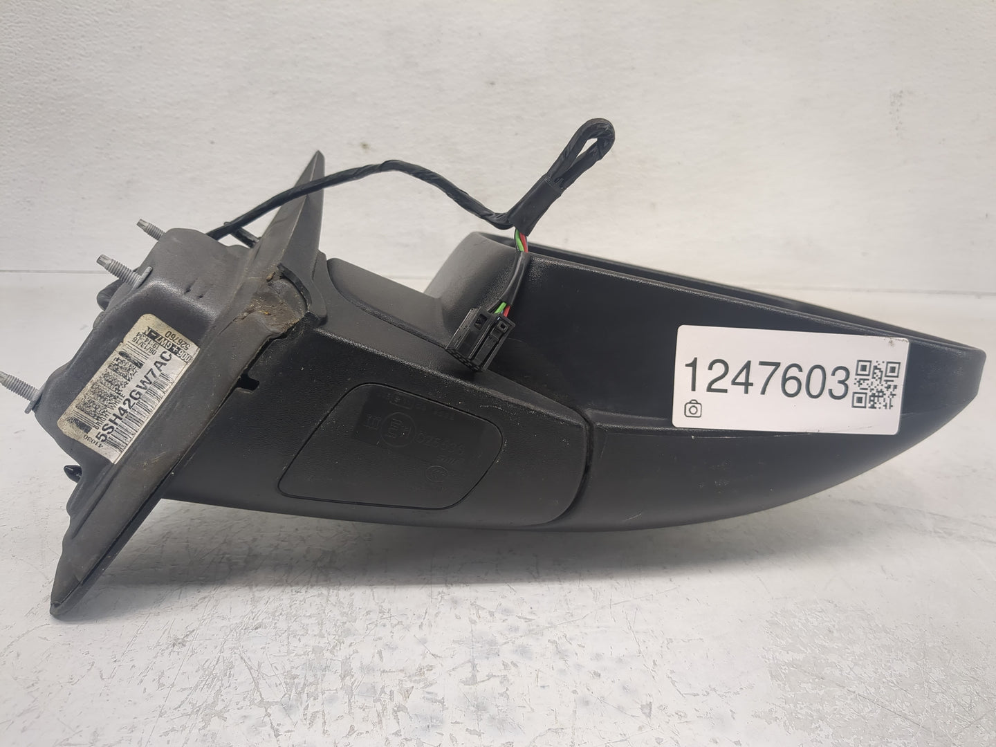 2011-2022 Dodge Durango Side Mirror Replacement Passenger Right View Door Mirror Fits OEM Used Auto Parts - Oemusedautoparts