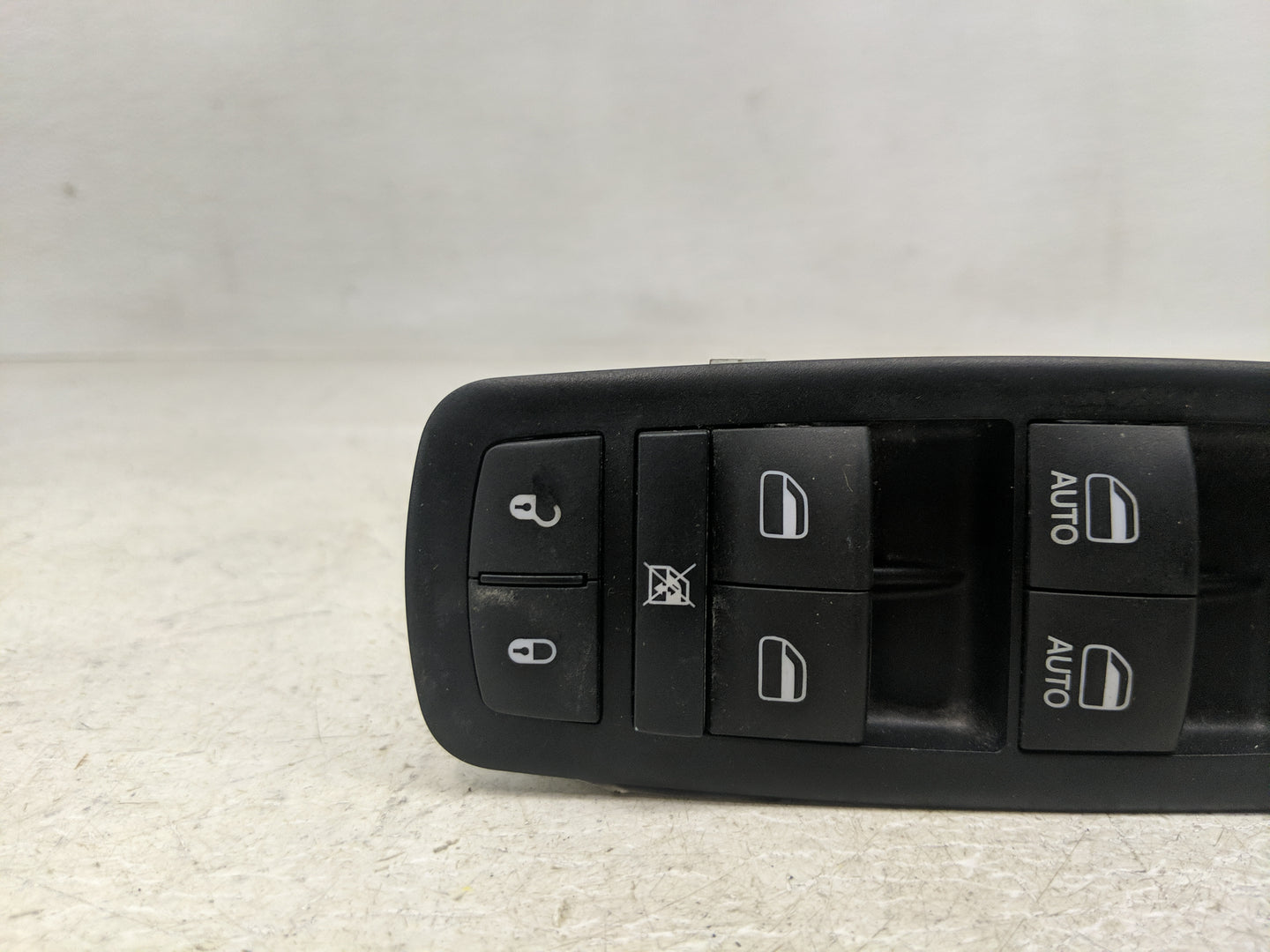 2016 Dodge Durango Fusebox Fuse Box Panel Relay Module P/N:68289802AB Fits OEM Used Auto Parts - Oemusedautoparts1.com