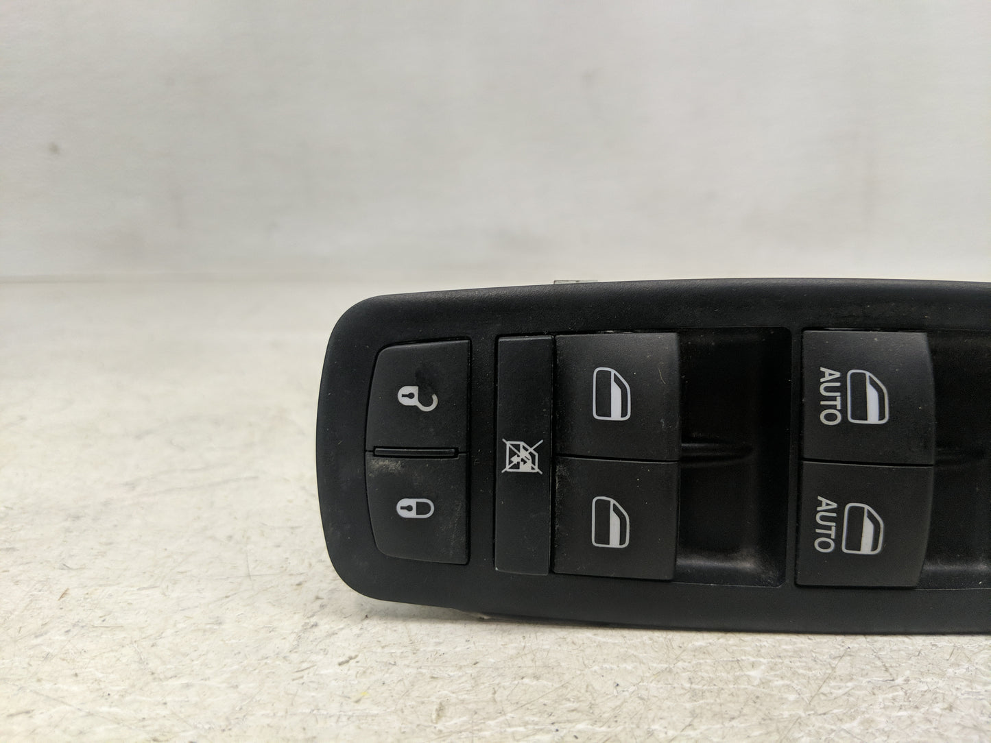2016 Dodge Durango Fusebox Fuse Box Panel Relay Module P/N:68289802AB Fits OEM Used Auto Parts - Oemusedautoparts1.com