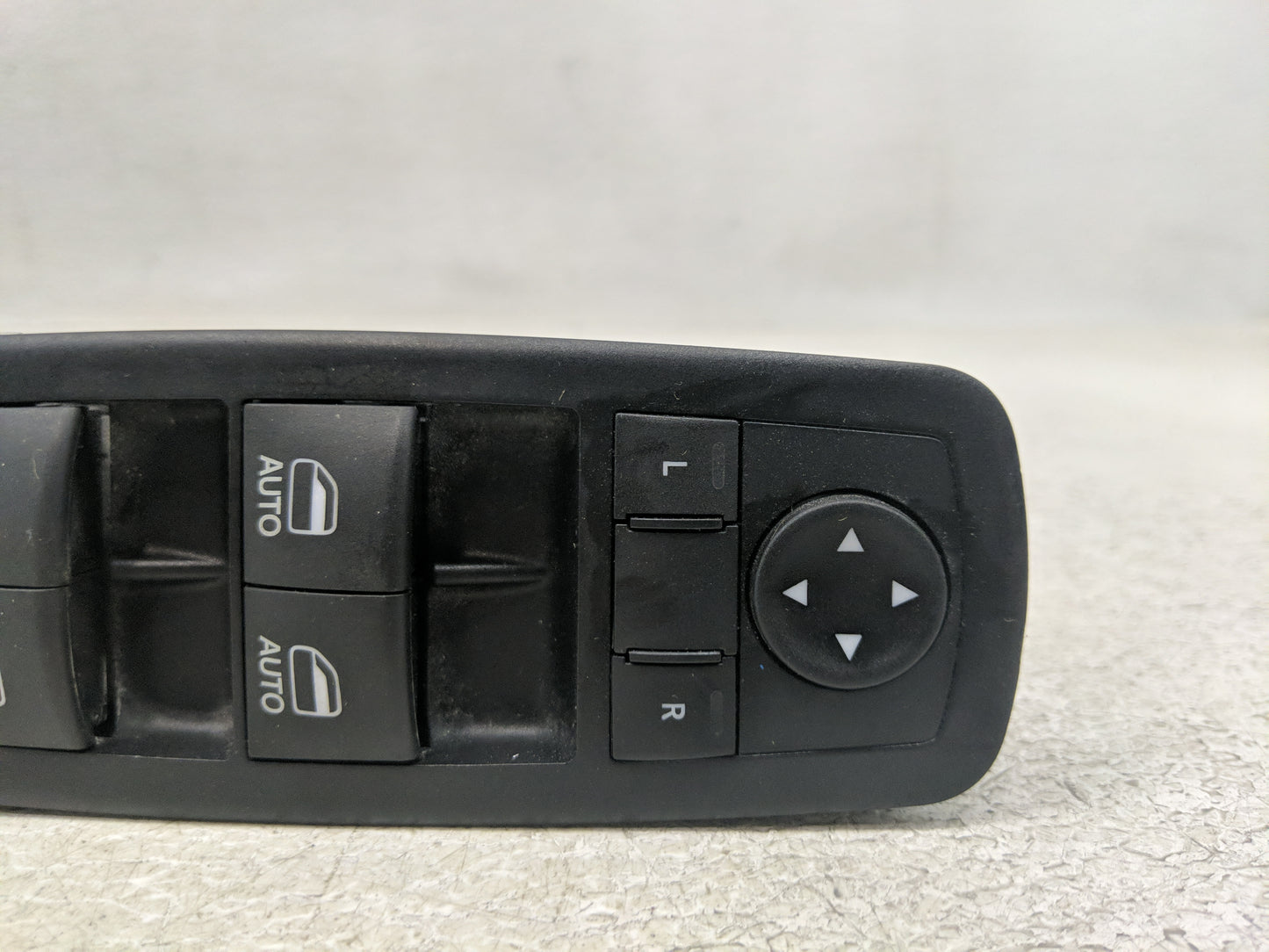 2016 Dodge Durango Fusebox Fuse Box Panel Relay Module P/N:68289802AB Fits OEM Used Auto Parts - Oemusedautoparts1.com