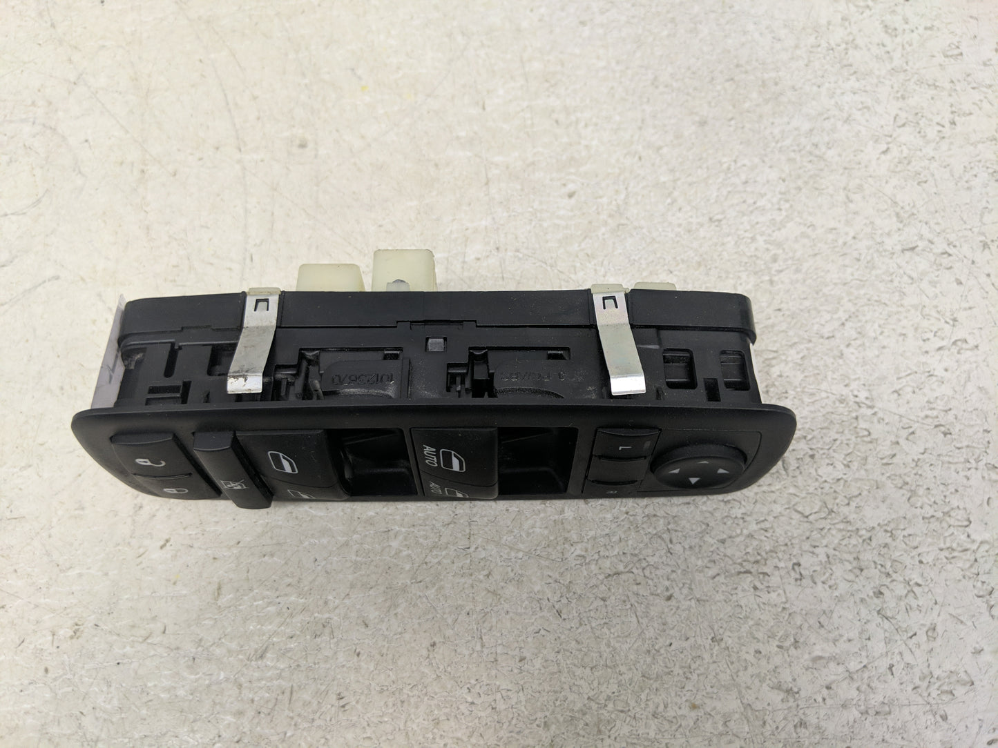 2016 Dodge Durango Fusebox Fuse Box Panel Relay Module P/N:68289802AB Fits OEM Used Auto Parts - Oemusedautoparts1.com