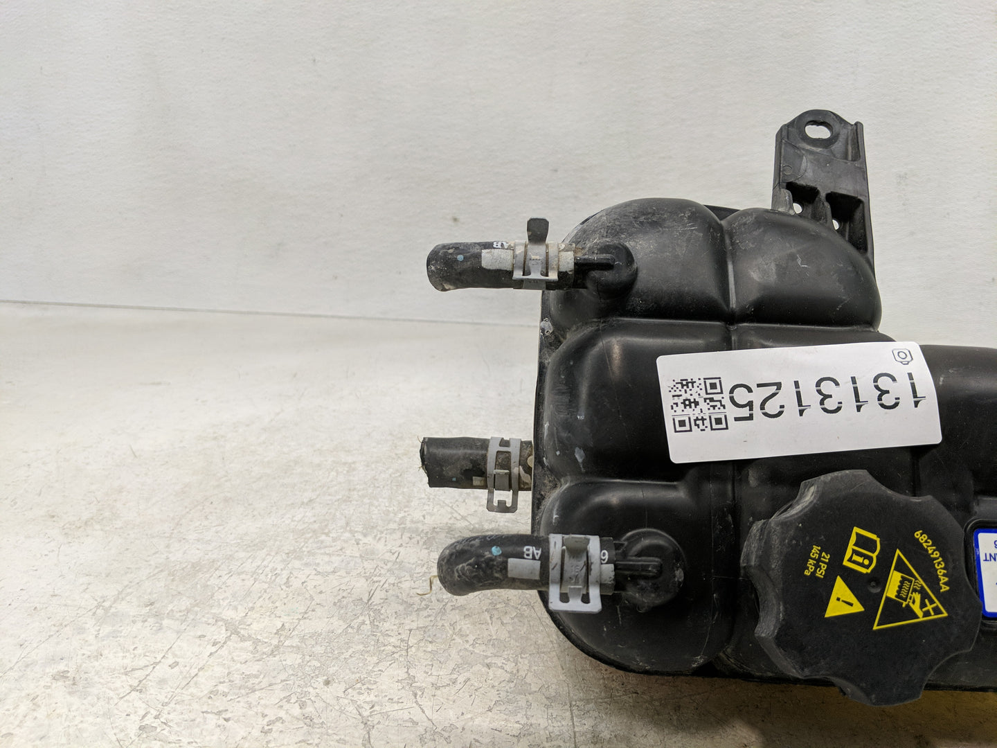 2016-2022 Dodge Durango Radiator Coolant Overflow Expansion Tank Bottle - Oemusedautoparts1.com