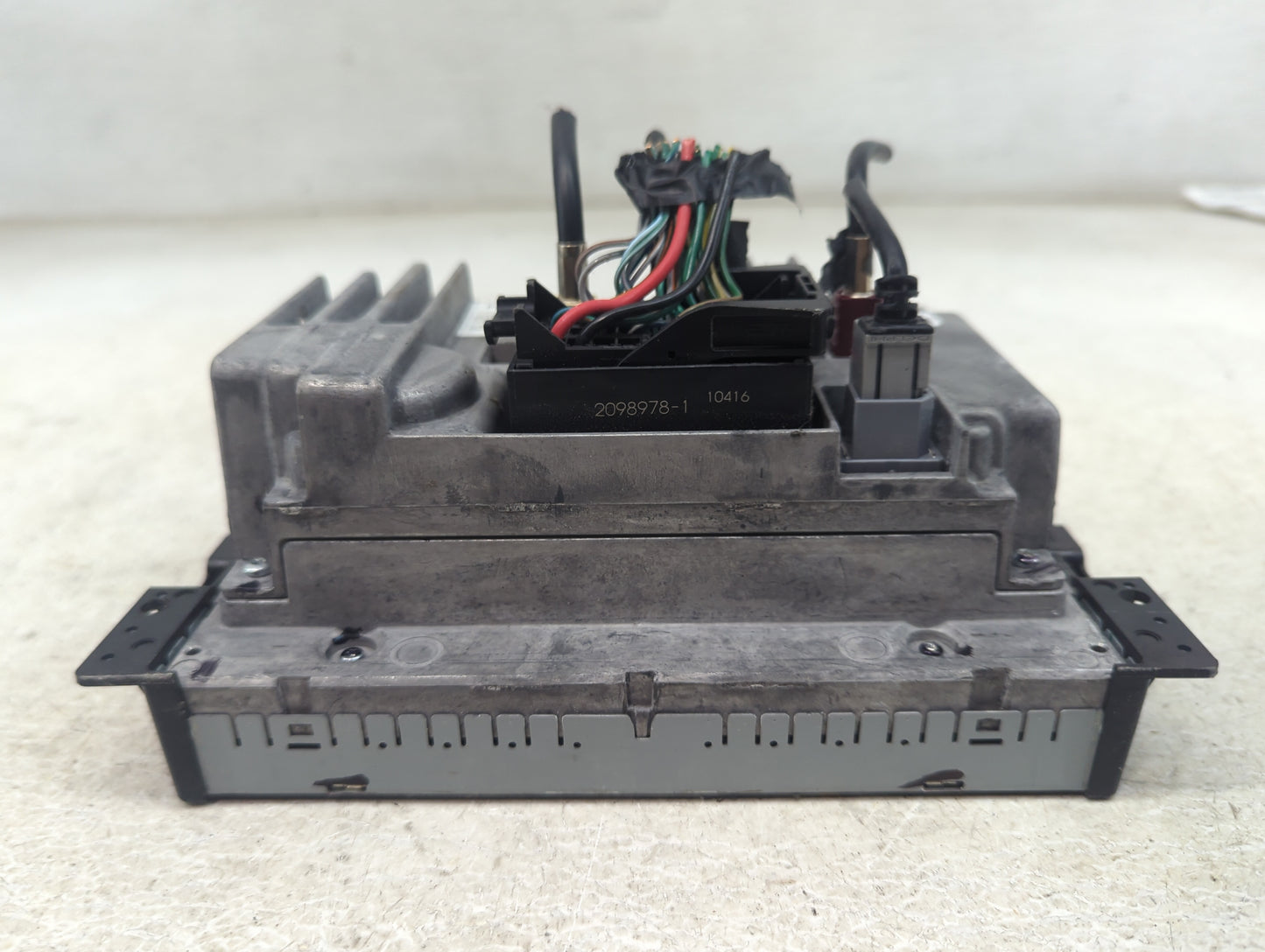 2016 Dodge Durango Radio AM FM Cd Player Receiver Replacement P/N:2098978-1 Fits OEM Used Auto Parts - Oemusedautoparts1.com