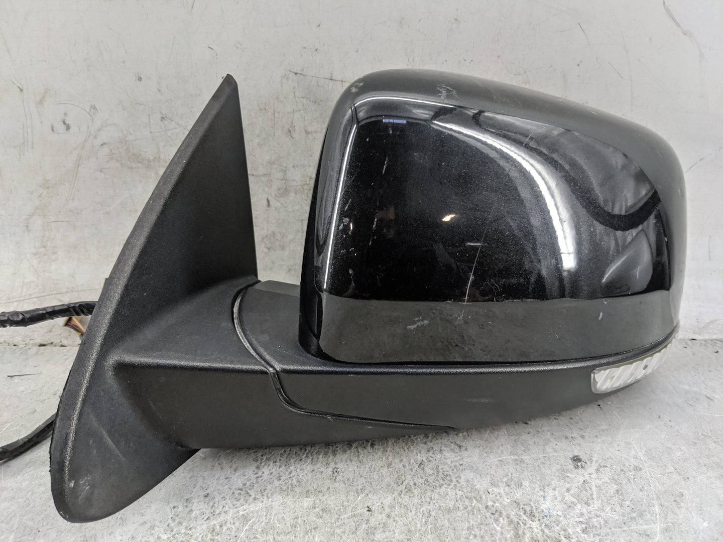 2011-2021 Dodge Durango Driver Side View Mirror - Left Door Mirror OEM Used - Oemusedautoparts1.com