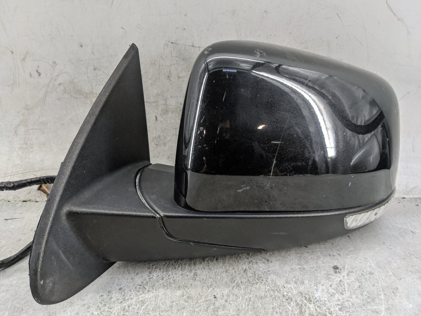 2011-2021 Dodge Durango Driver Side View Mirror - Left Door Mirror OEM Used - Oemusedautoparts1.com
