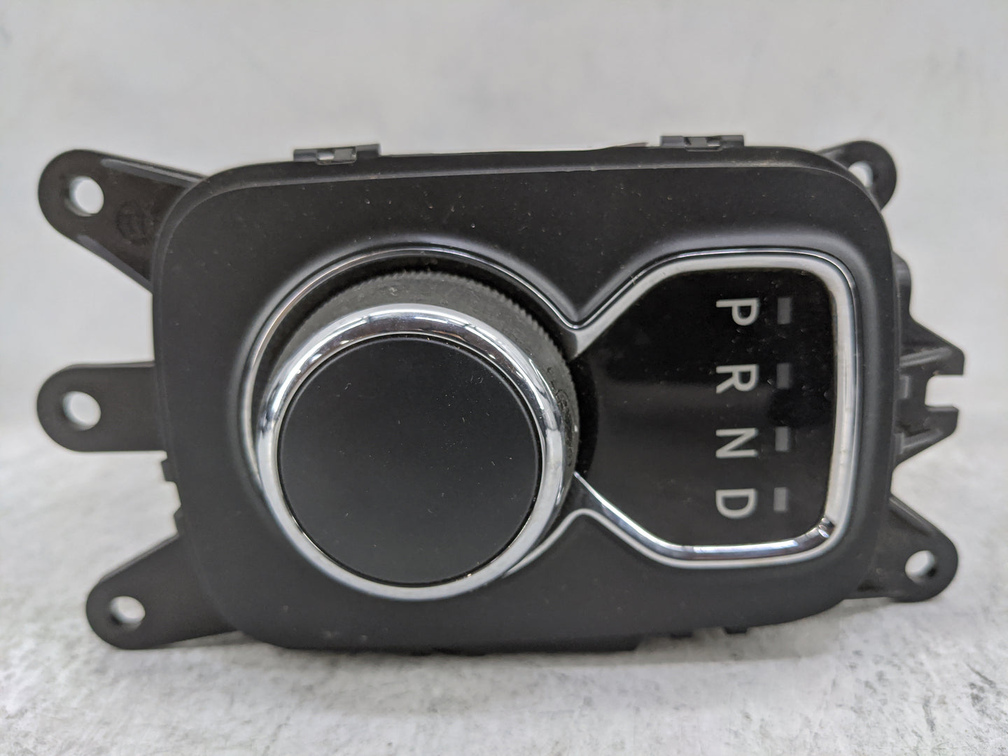 2016 Dodge Durango Floor Console Assembly Shifter - Oemusedautoparts1.com