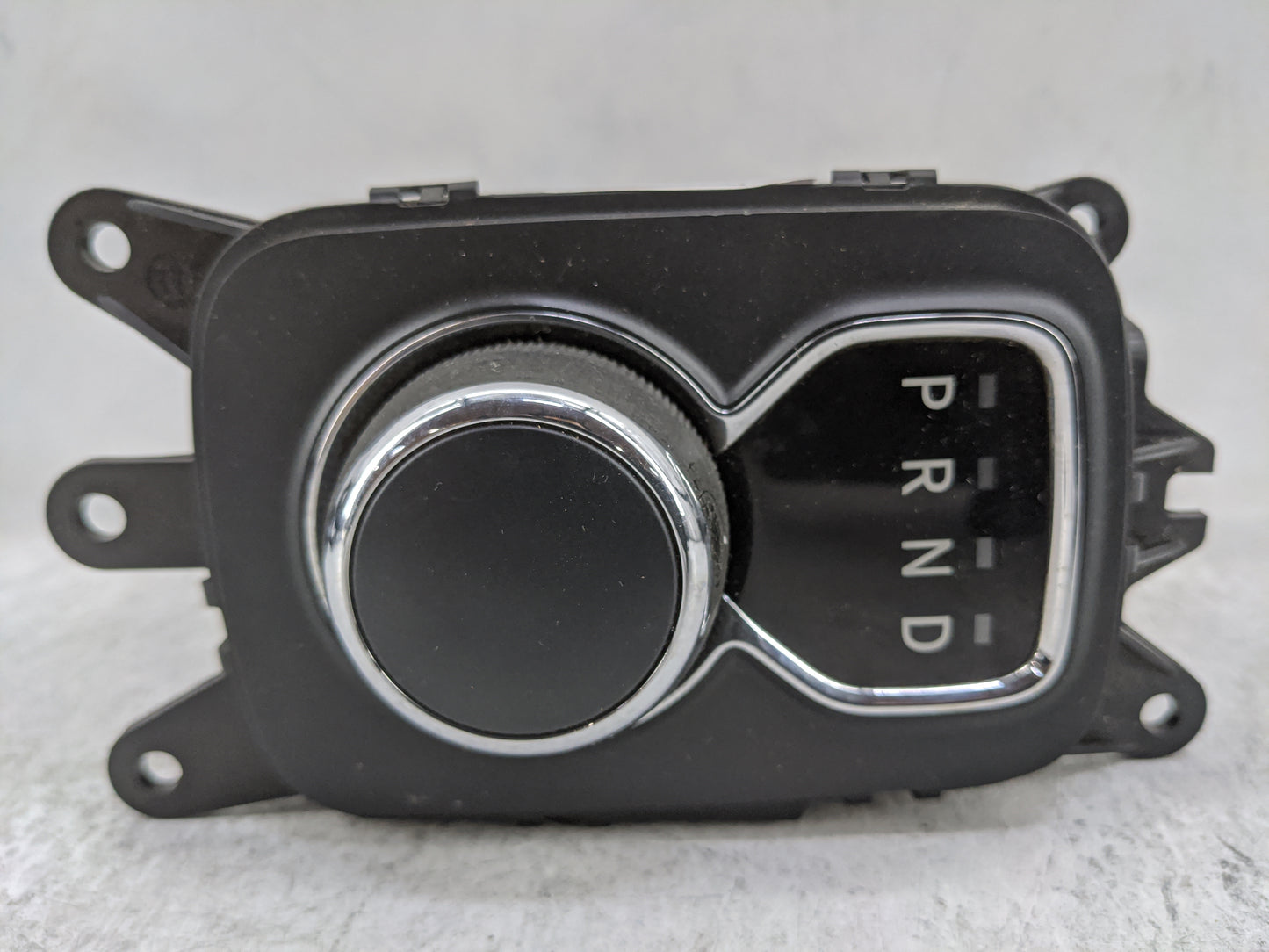 2016 Dodge Durango Floor Console Assembly Shifter - Oemusedautoparts1.com