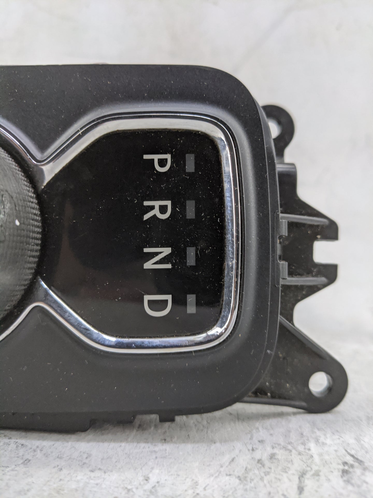 2016 Dodge Durango Floor Console Assembly Shifter - Oemusedautoparts1.com