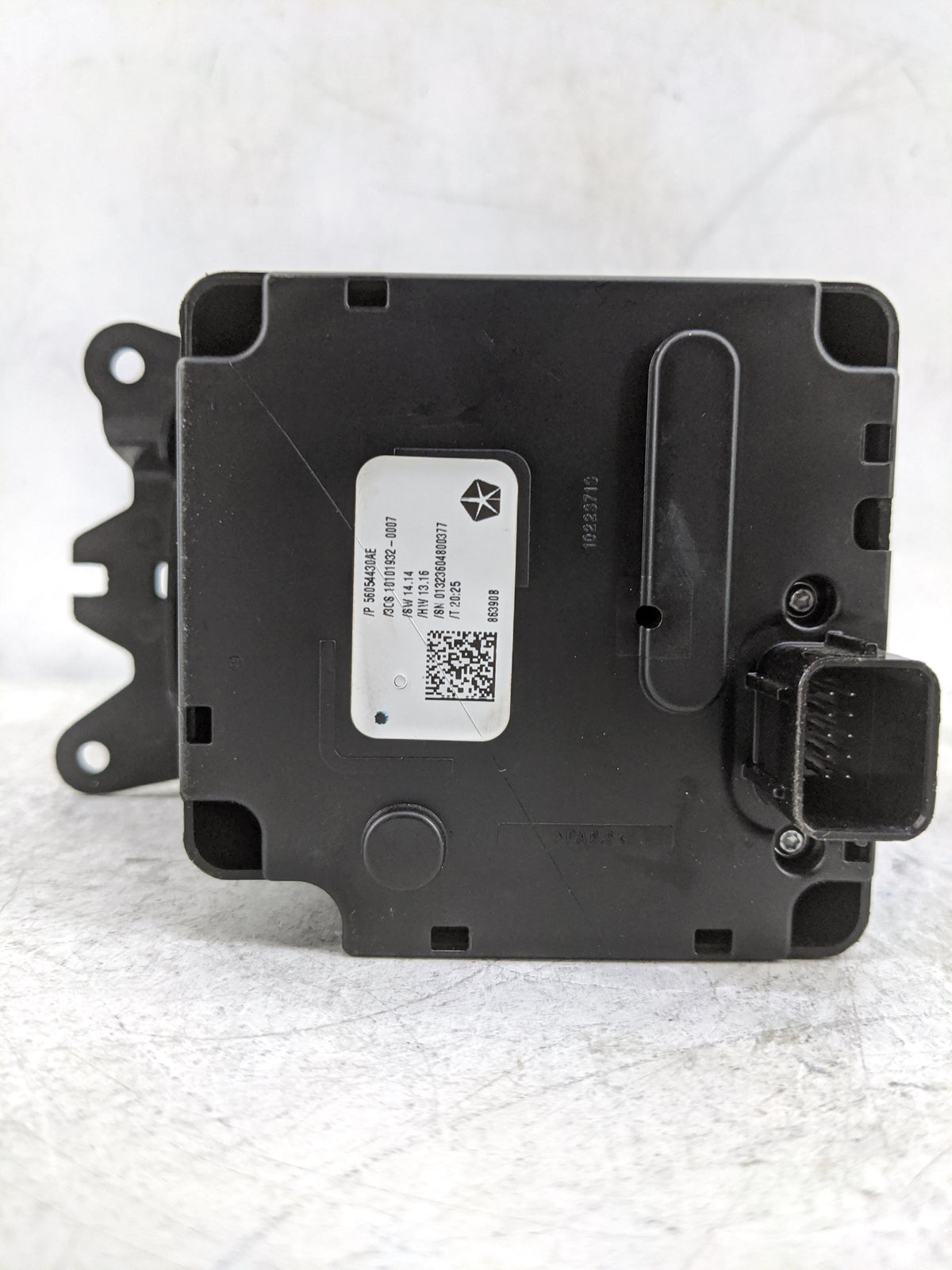2016 Dodge Durango Floor Console Assembly Shifter - Oemusedautoparts1.com