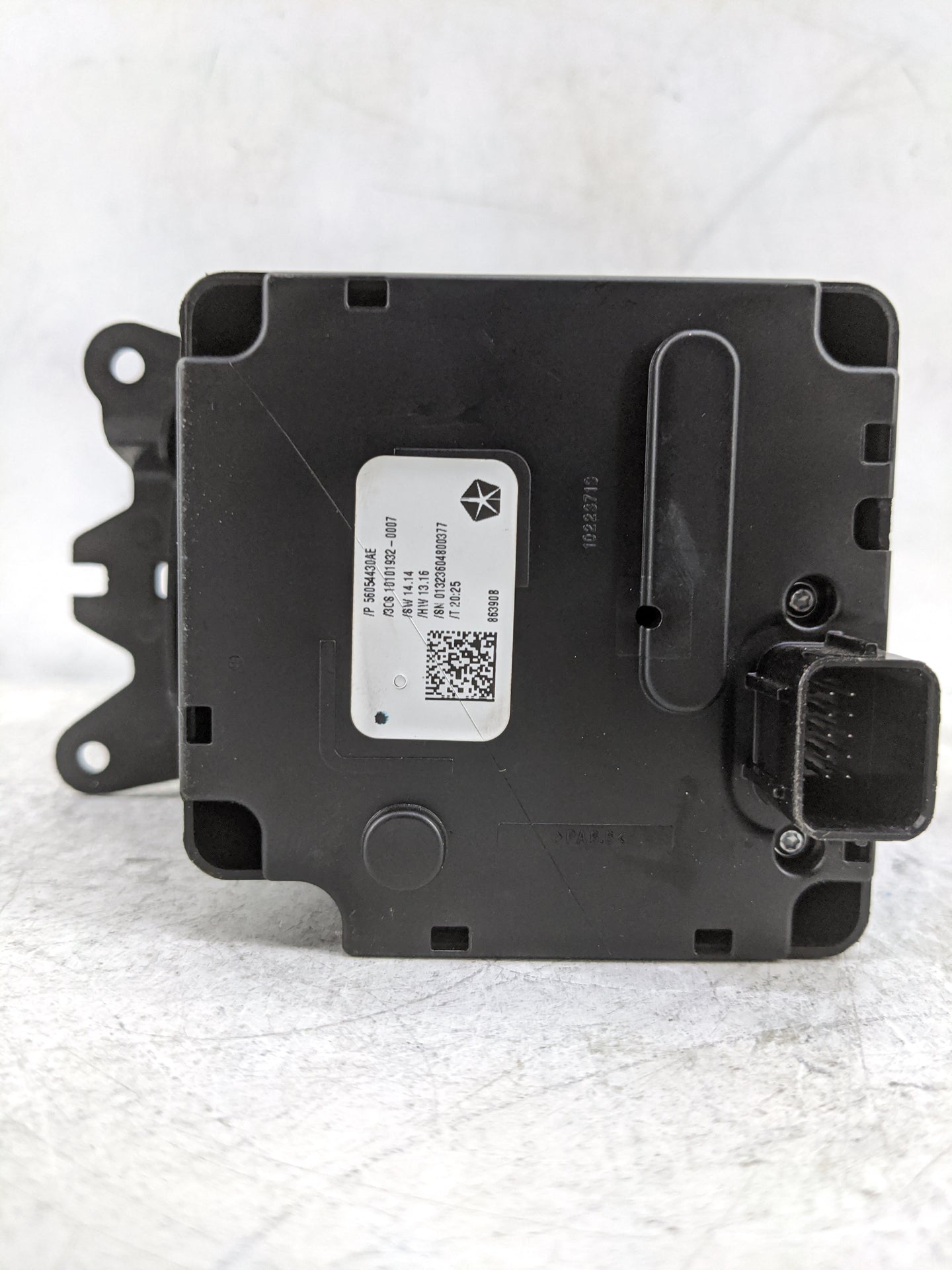 2016 Dodge Durango Floor Console Assembly Shifter - Oemusedautoparts1.com