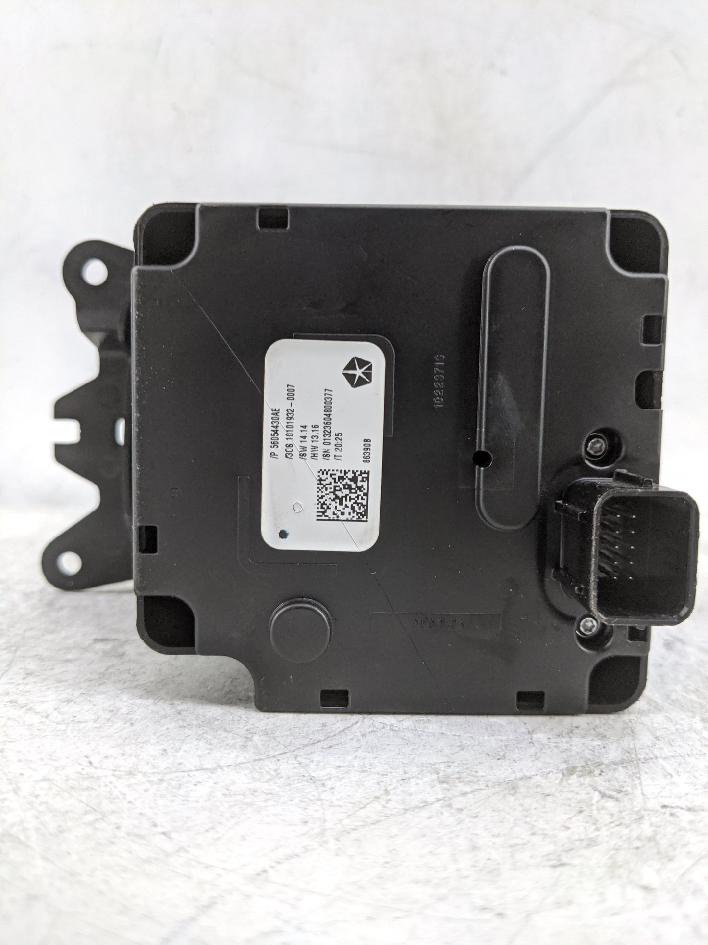 2016 Dodge Durango Floor Console Assembly Shifter - Oemusedautoparts1.com