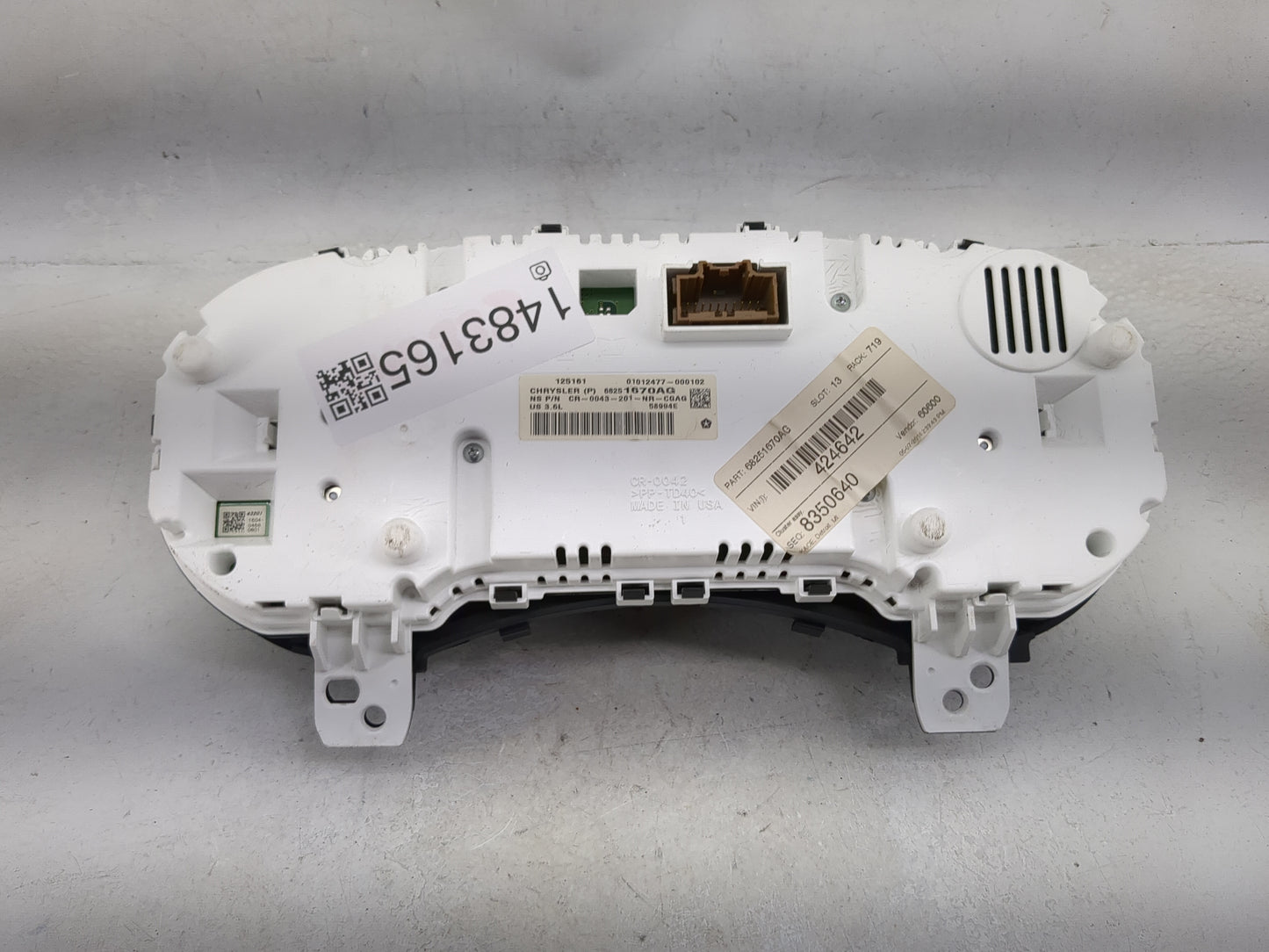 2016 Dodge Durango Instrument Cluster Speedometer Gauges P/N:68251670AG CR-0043-201-NR-CGAG Miles: Fits OEM Used Auto Parts 